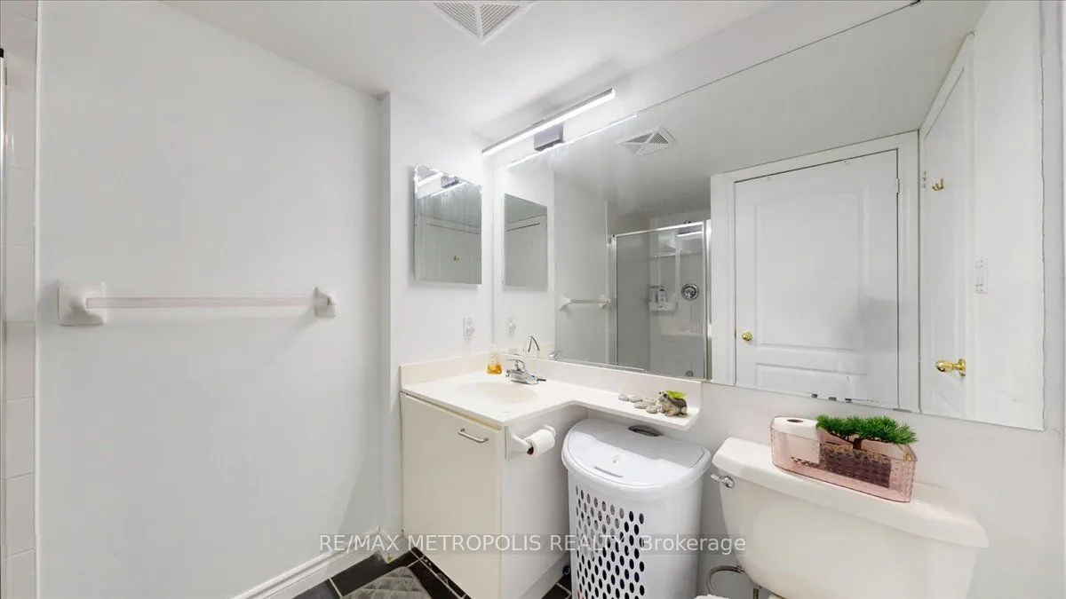 2111 Lake Shore Boulevard W #816