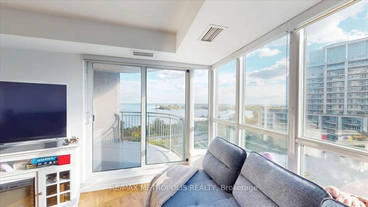 2111 Lake Shore Boulevard W #816