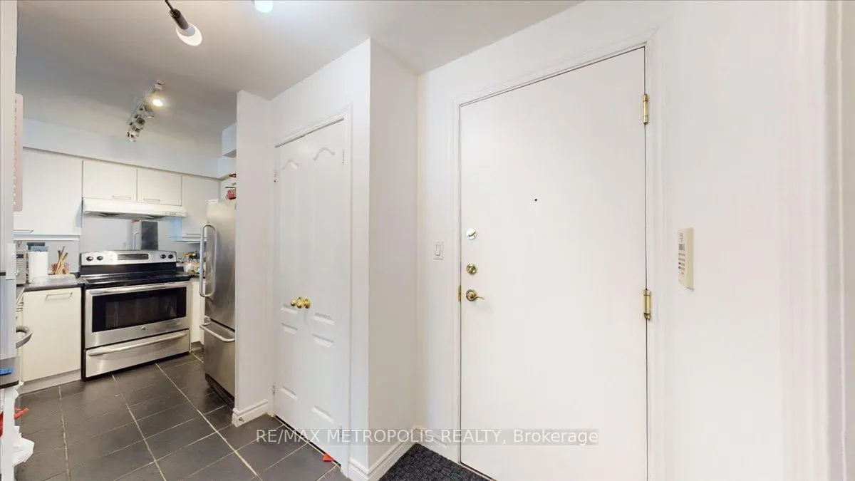 2111 Lake Shore Boulevard W #816
