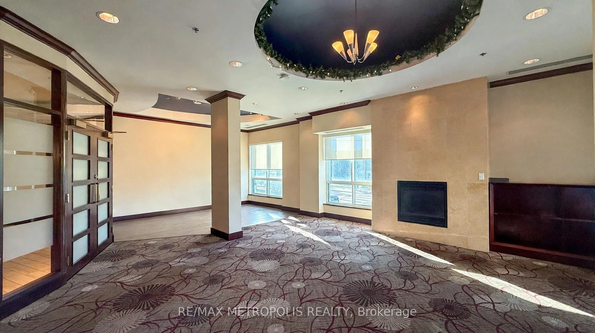 2111 Lake Shore Boulevard W #816