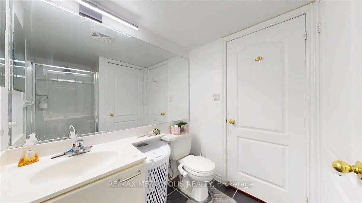 2111 Lake Shore Boulevard W #816