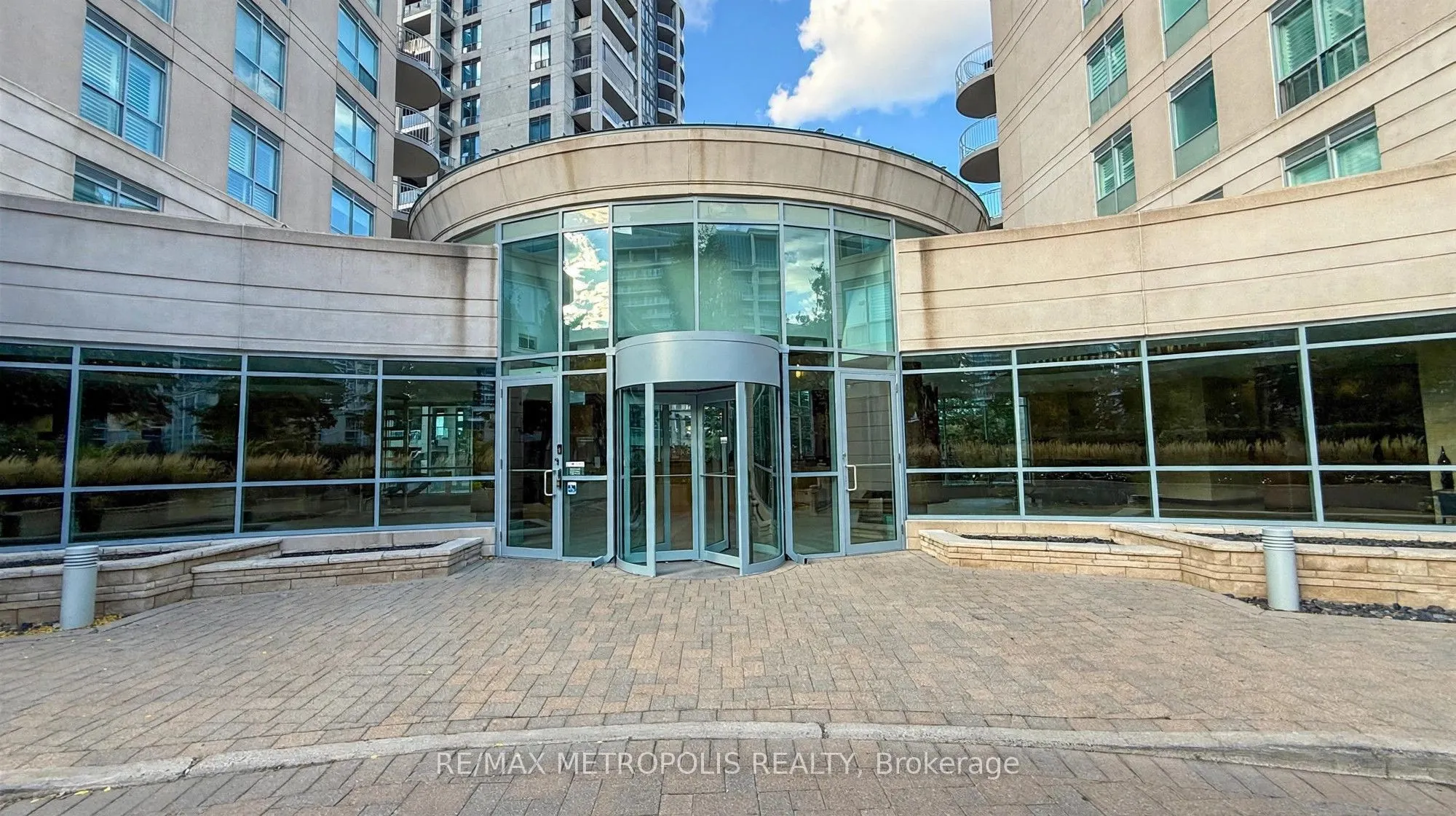 2111 Lake Shore Boulevard W #816