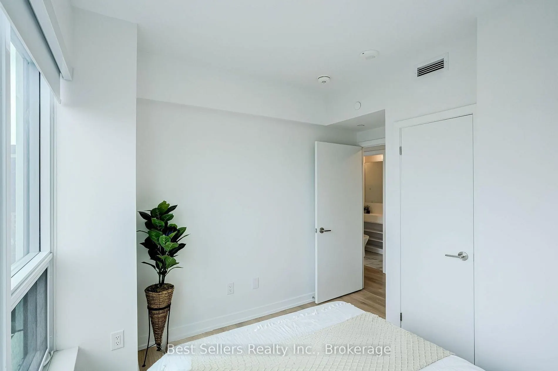 1100 Sheppard Avenue W #908