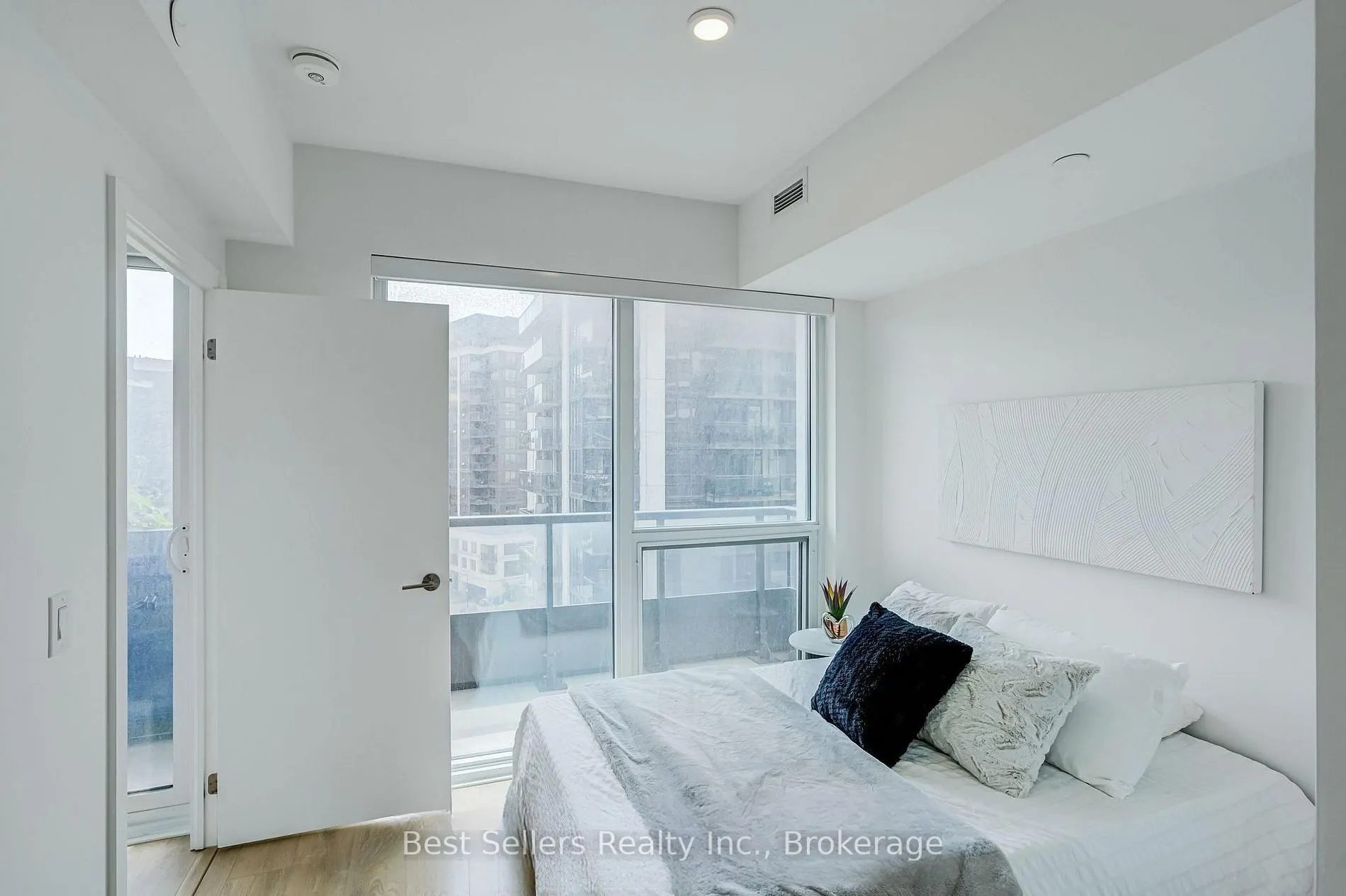 1100 Sheppard Avenue W #908