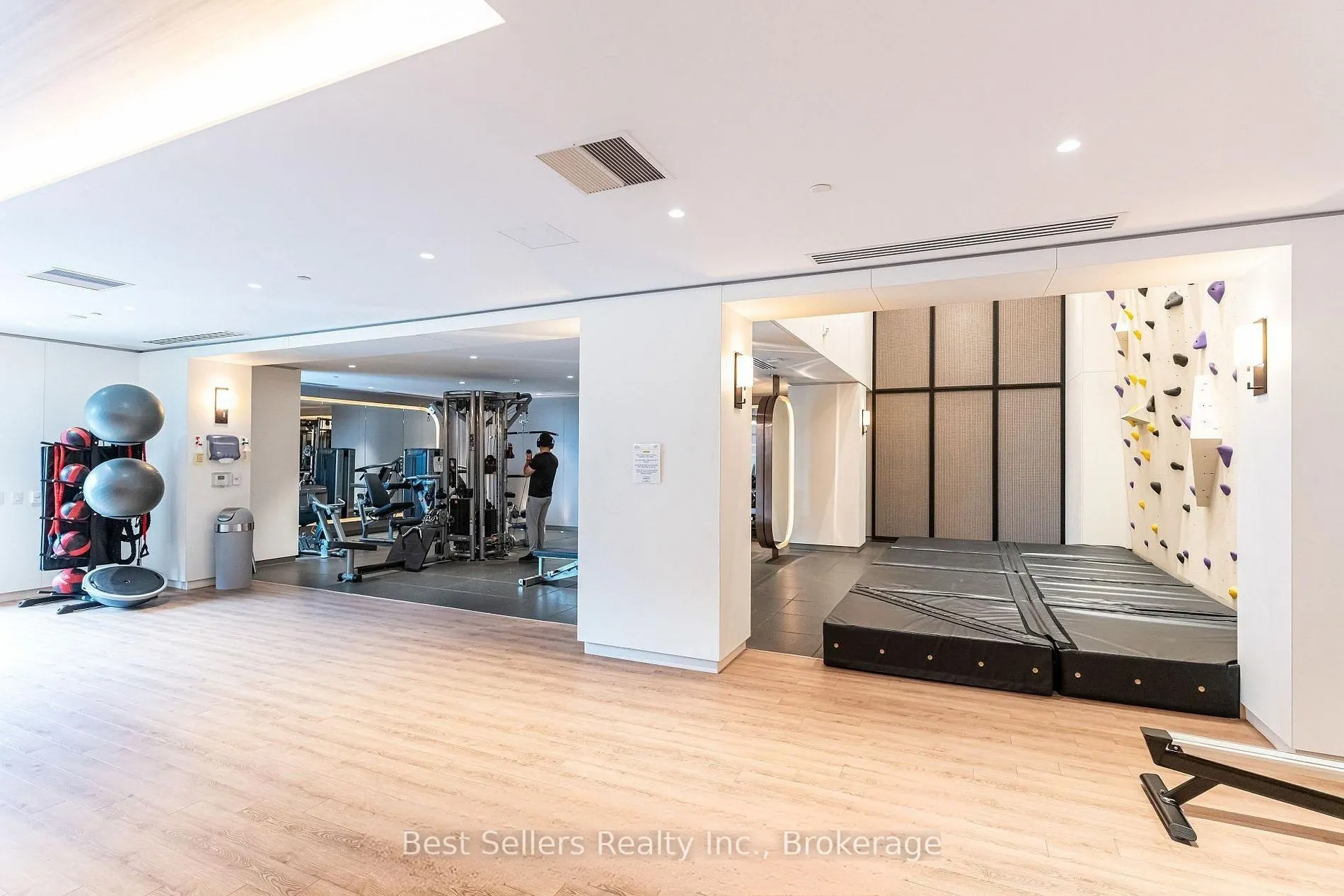 1100 Sheppard Avenue W #908
