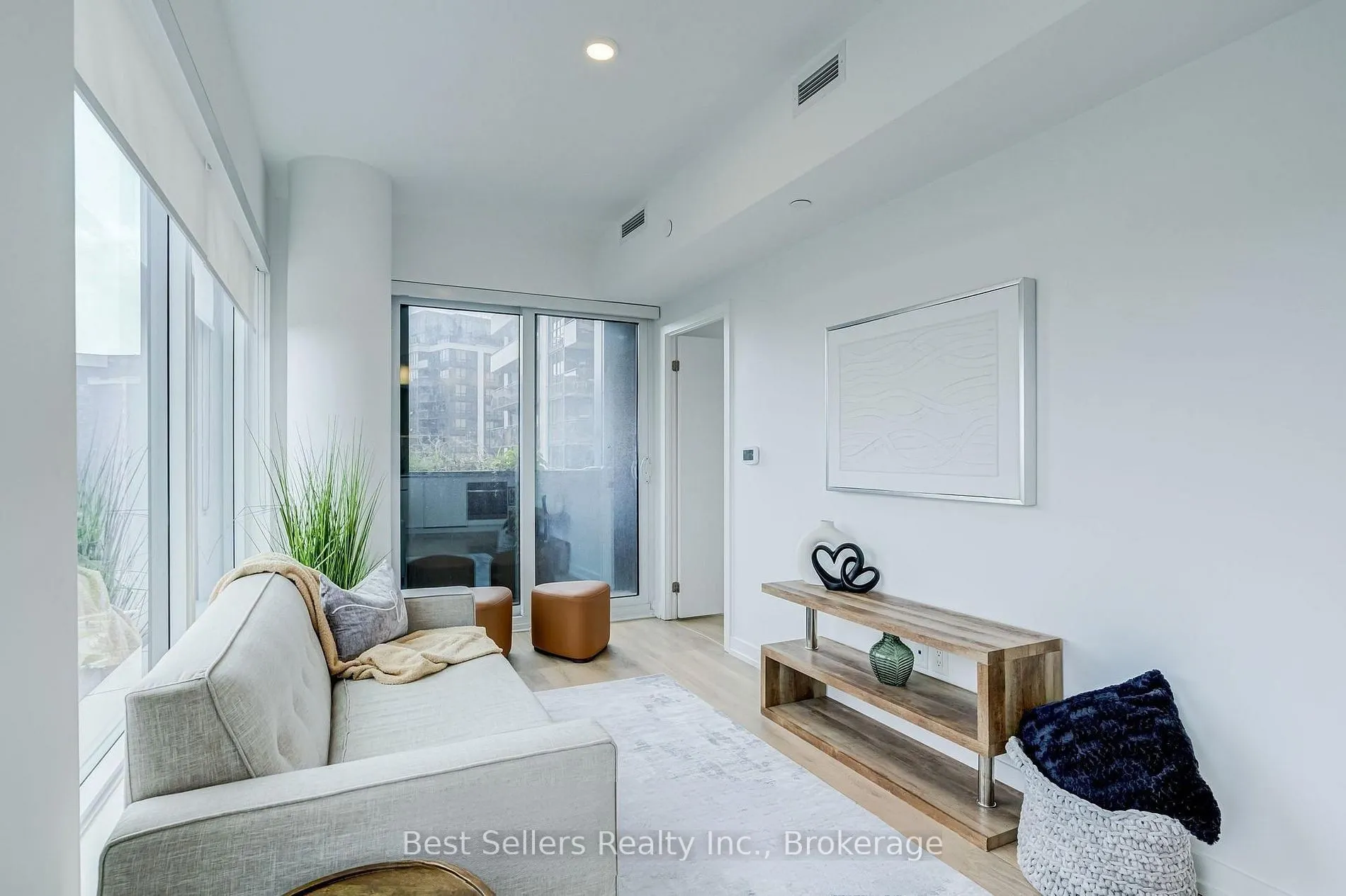 1100 Sheppard Avenue W #908