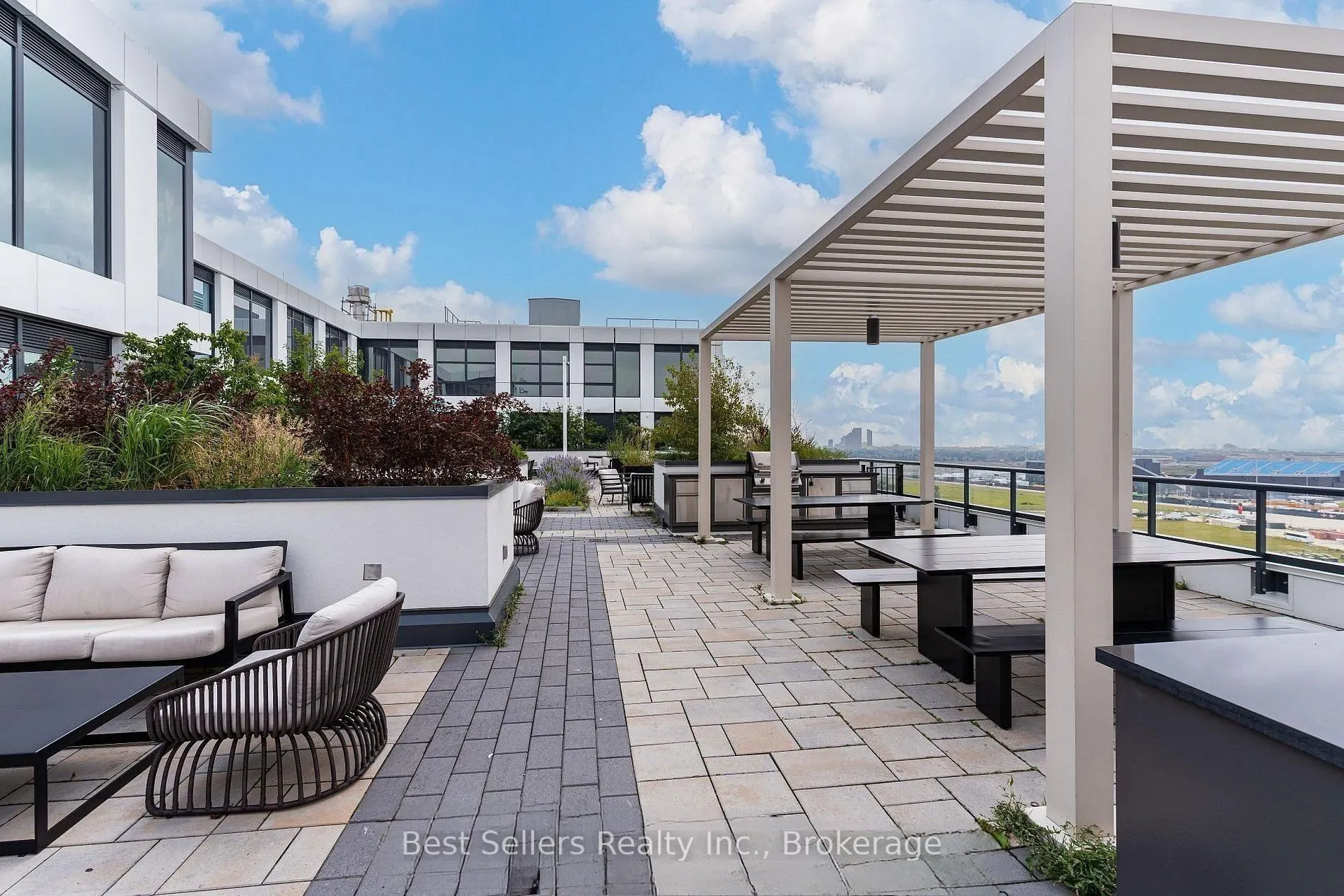 1100 Sheppard Avenue W #908