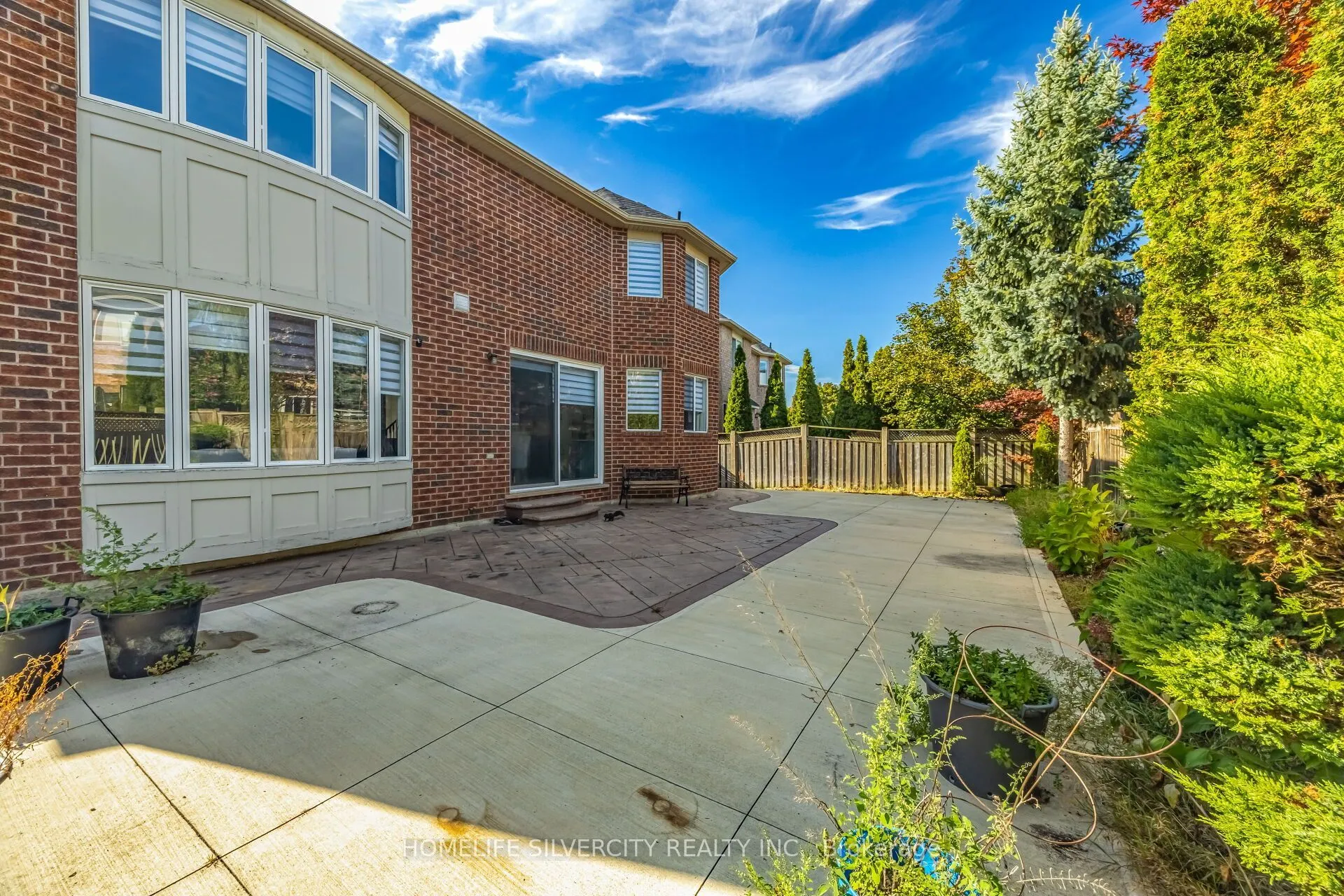 25 Van Hoof Crescent