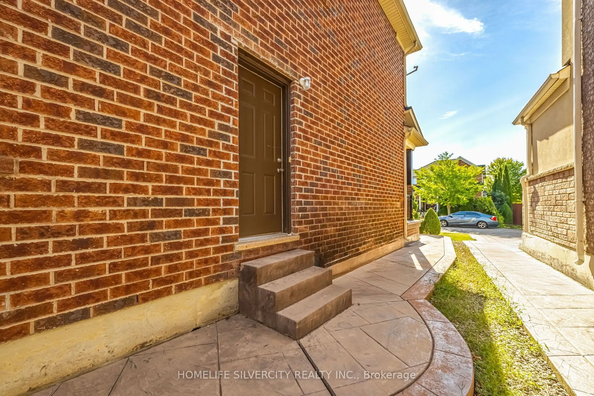 25 Van Hoof Crescent