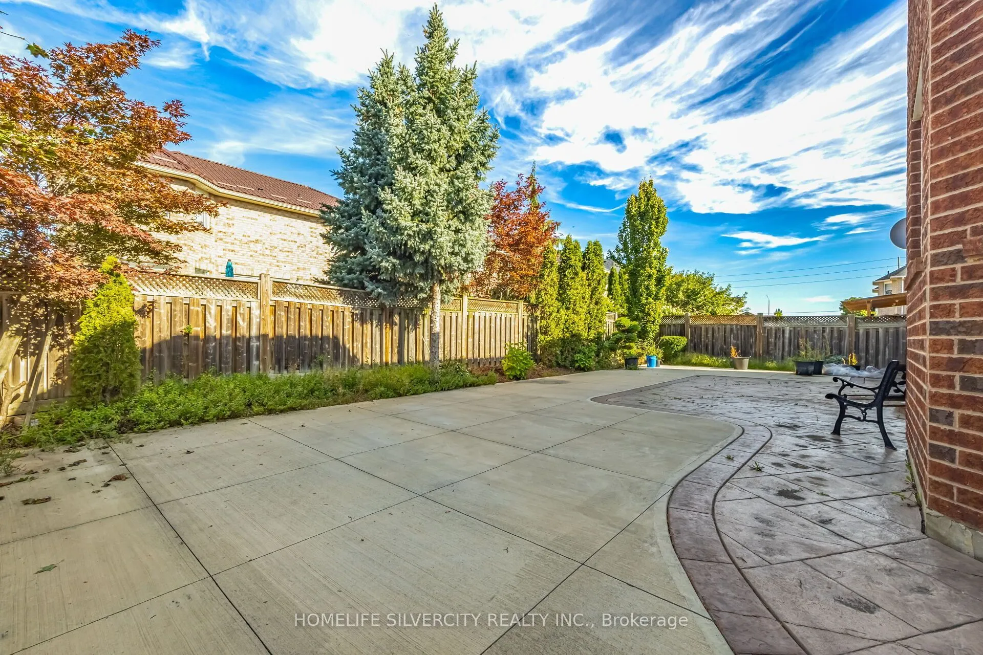 25 Van Hoof Crescent