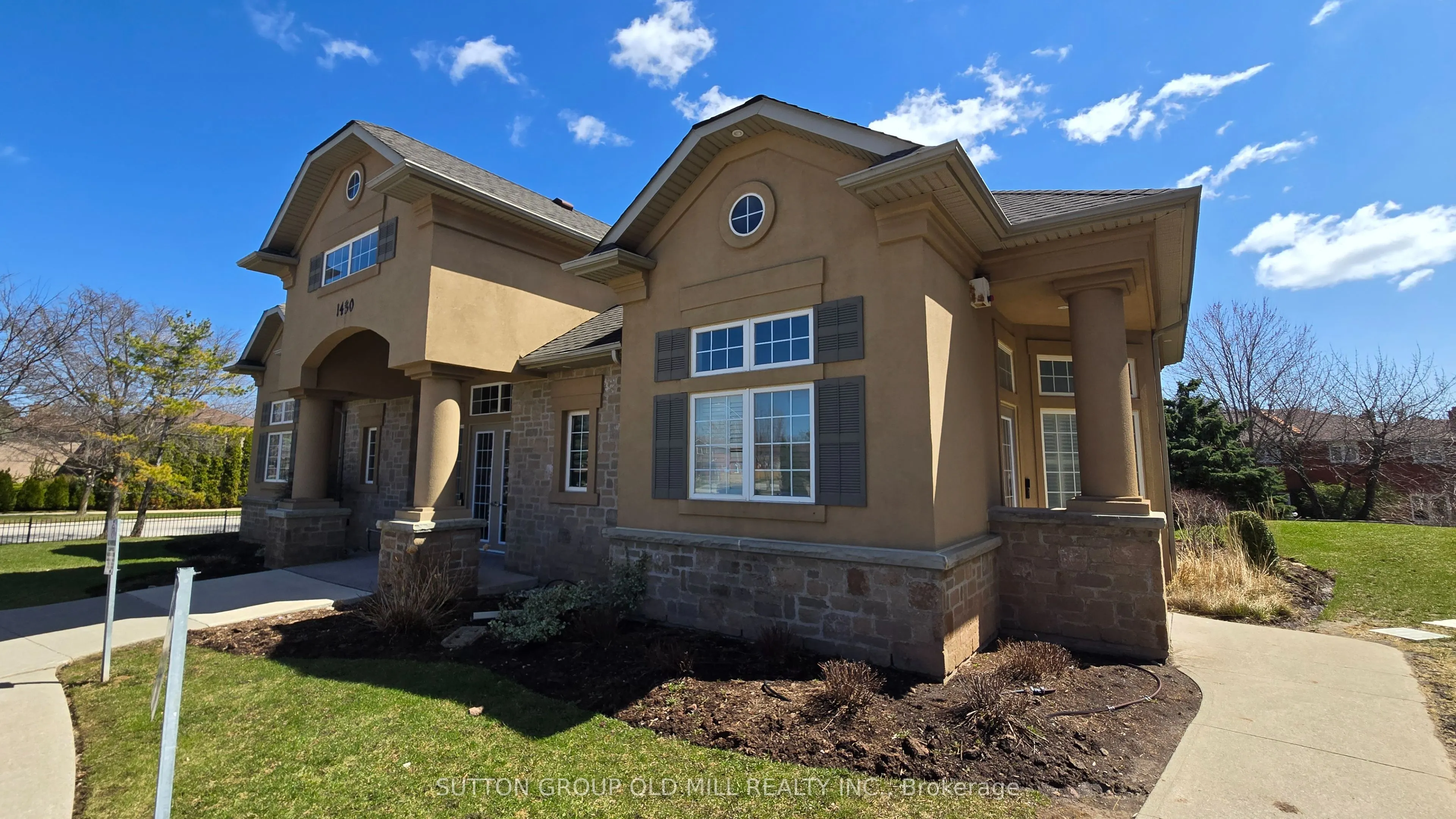 1470 Bishops Gate #208
