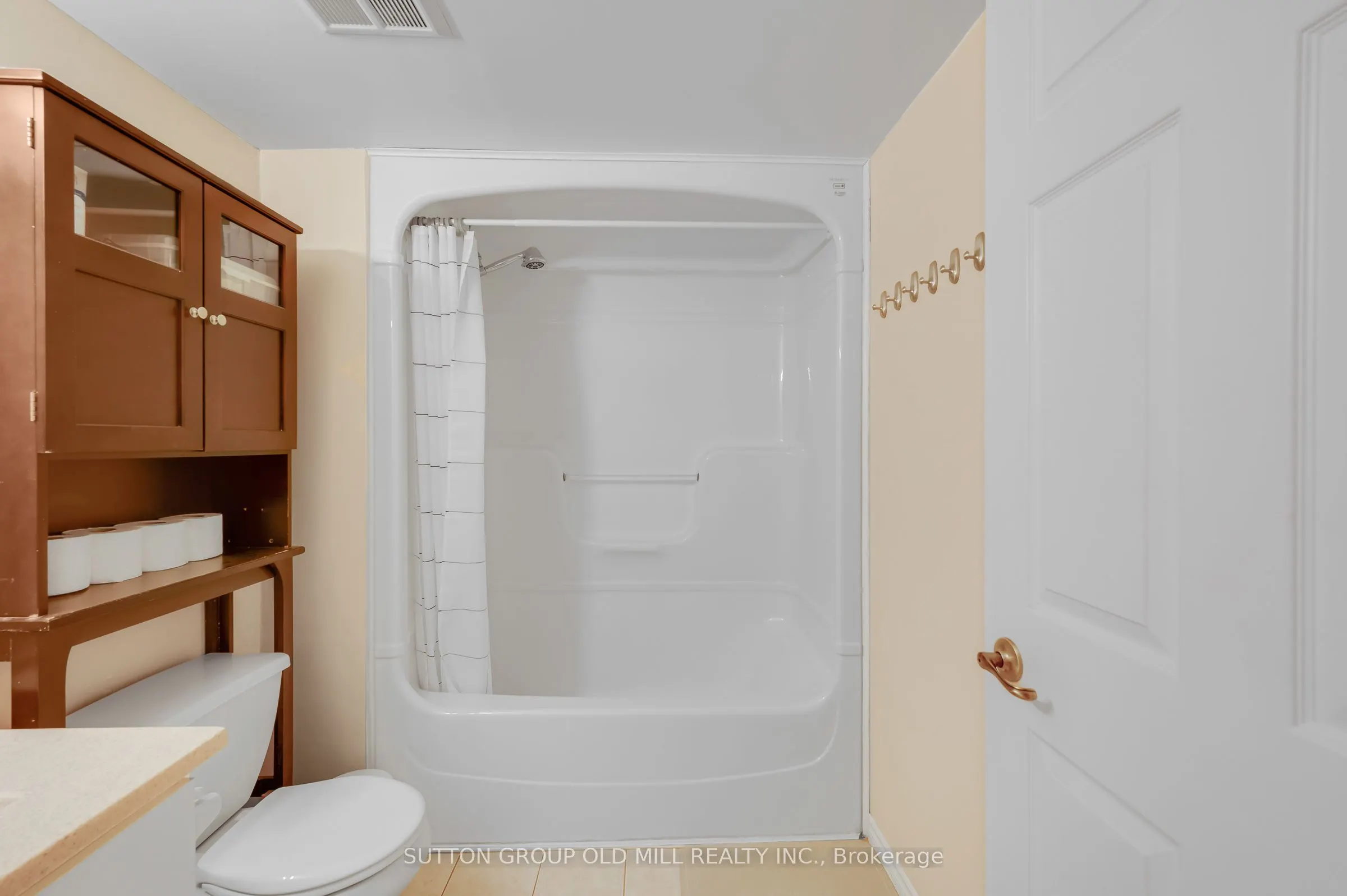 1470 Bishops Gate #208