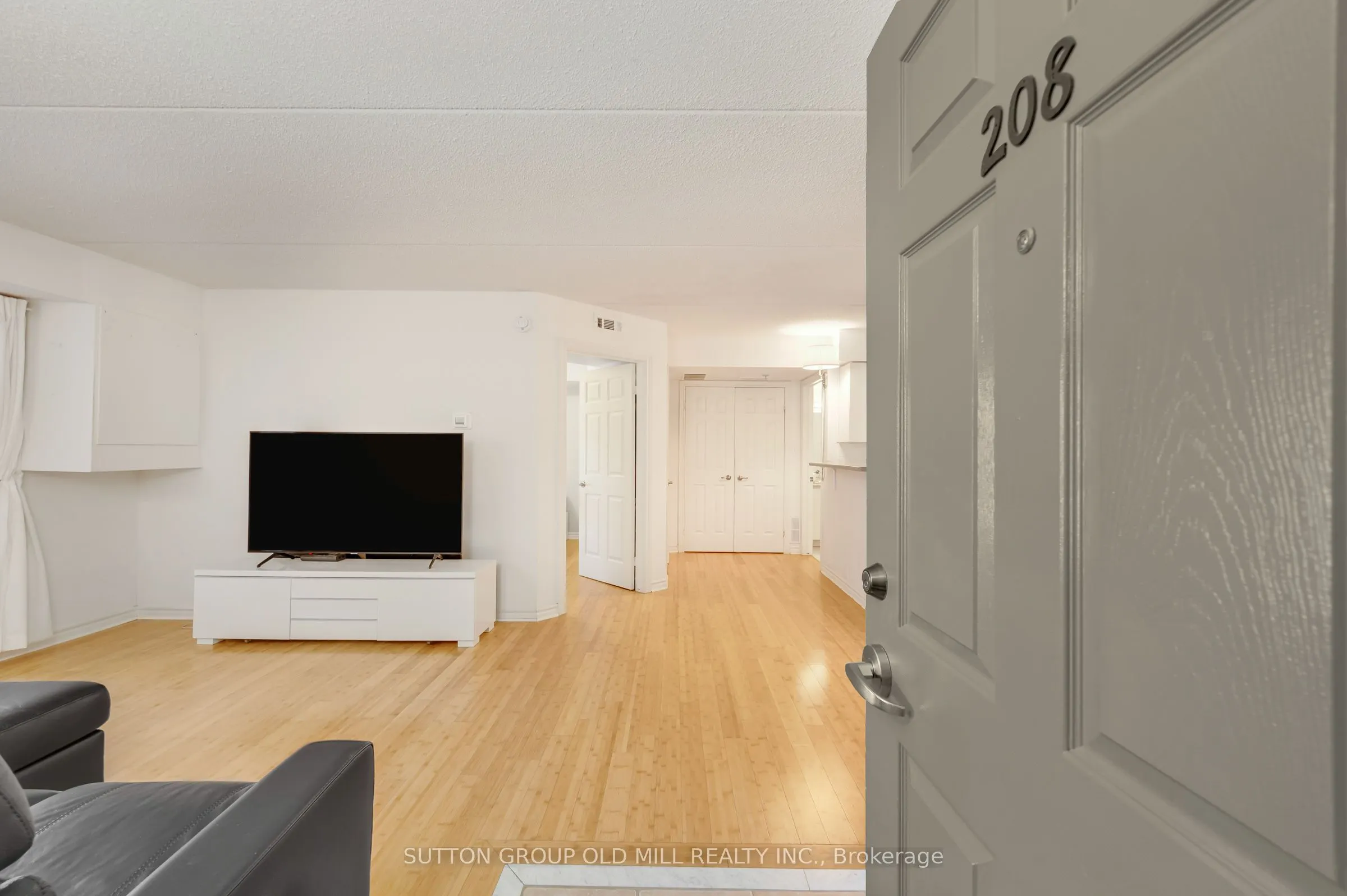 1470 Bishops Gate #208