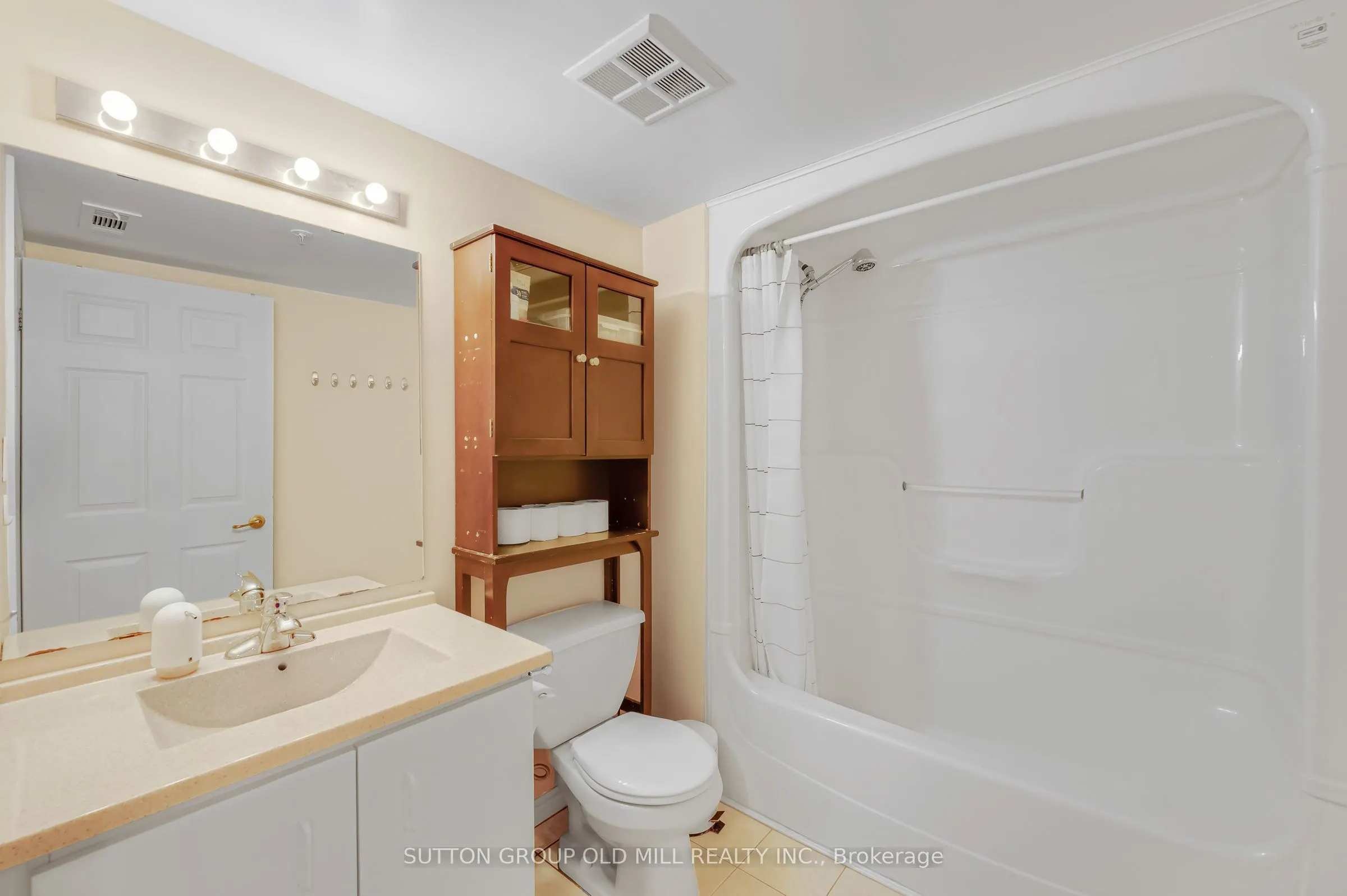 1470 Bishops Gate #208