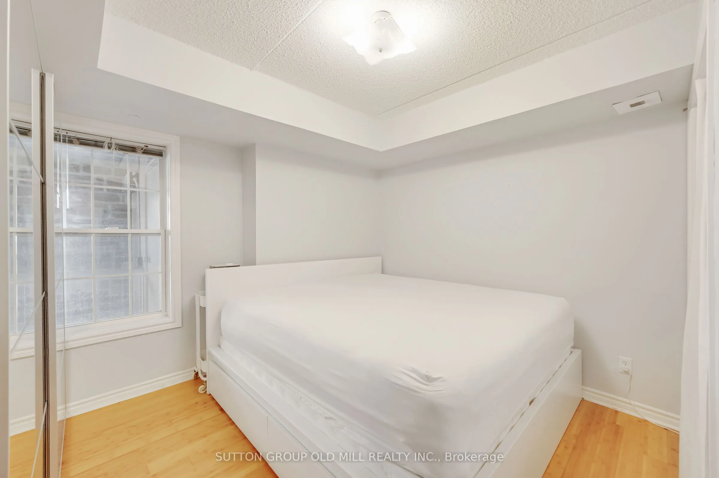 1470 Bishops Gate #208