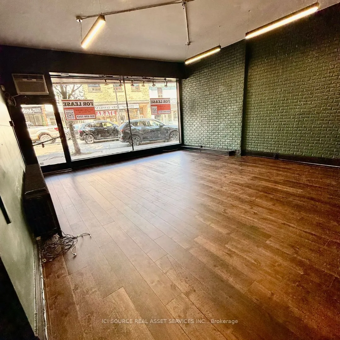 3097 Dundas Street W