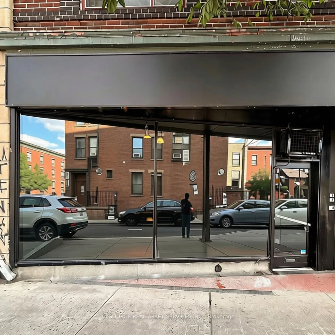 3097 Dundas Street W
