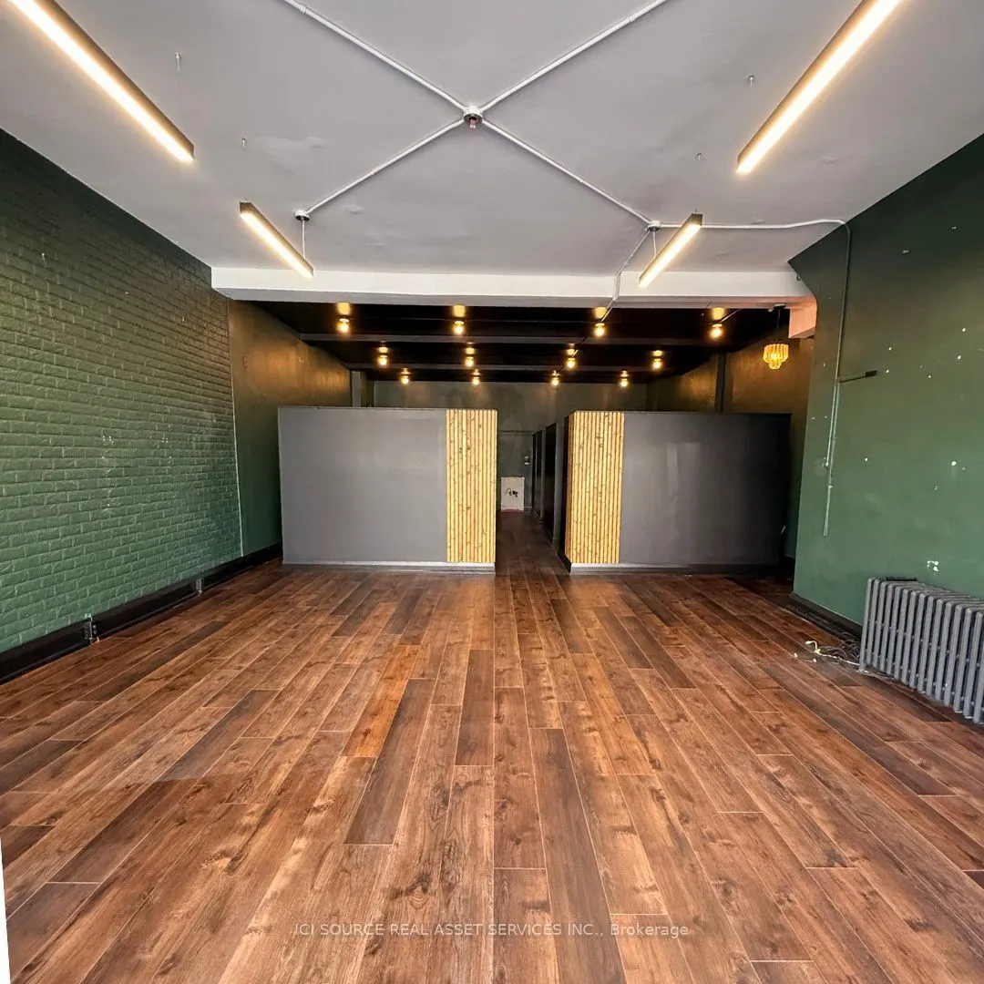 3097 Dundas Street W