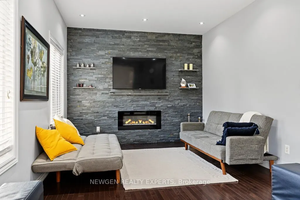 43 Lone Rock Circle