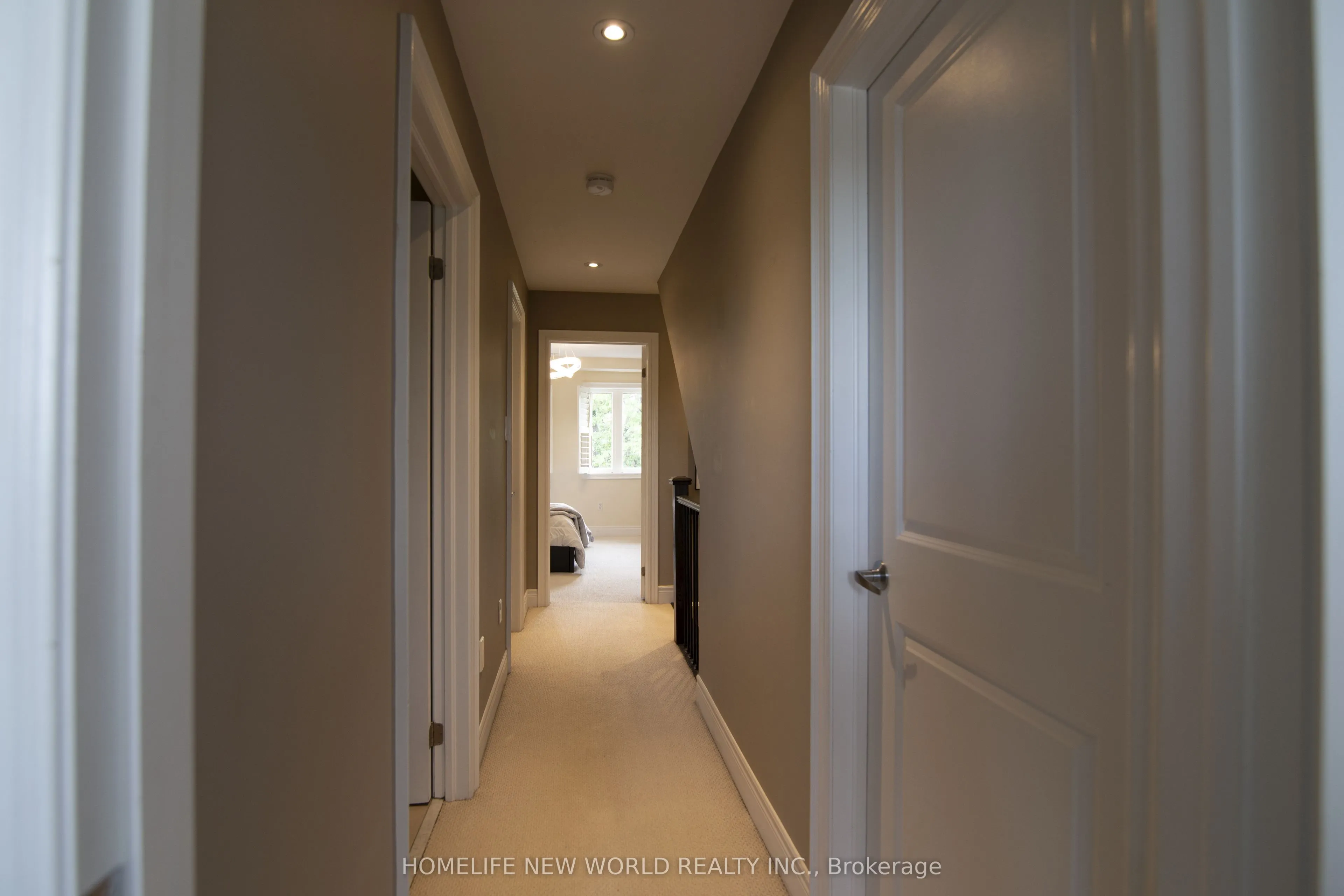 585A Oxford Street
