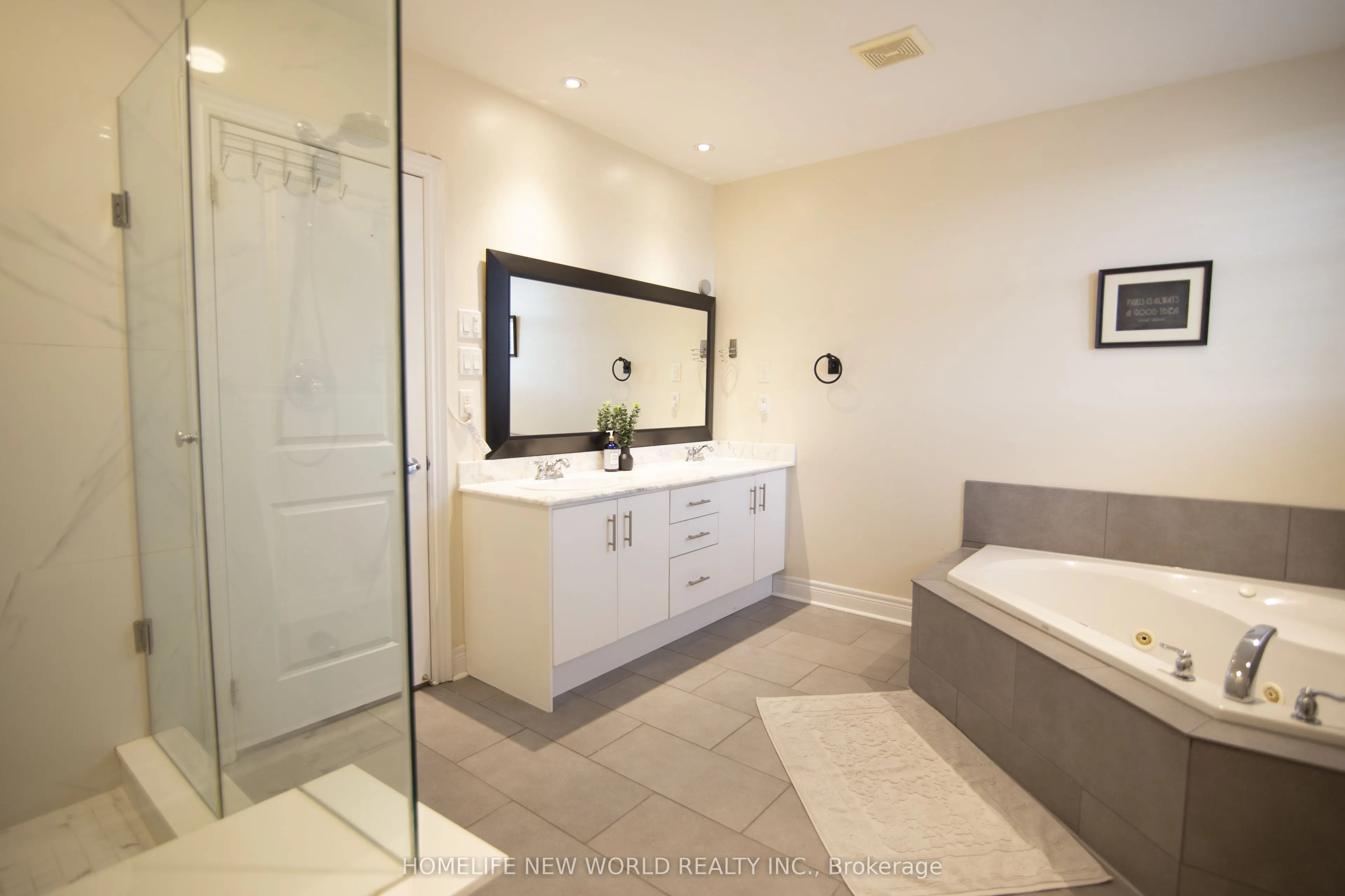 585A Oxford Street