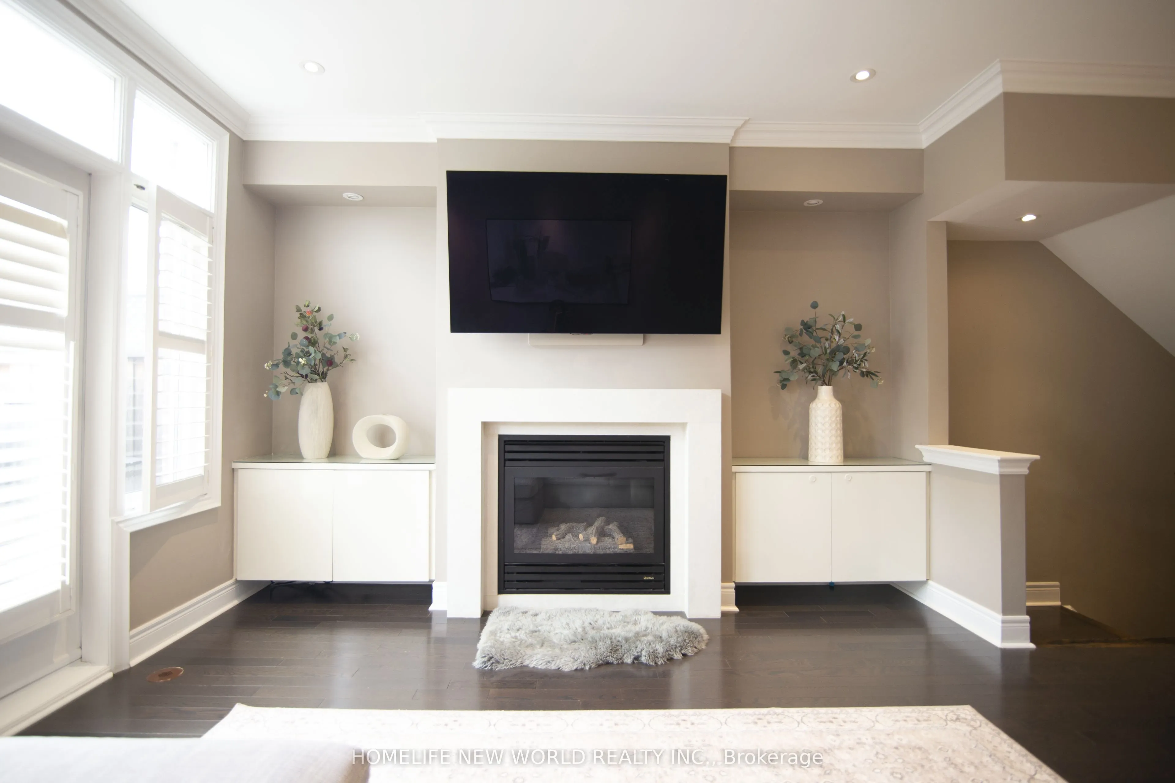 585A Oxford Street