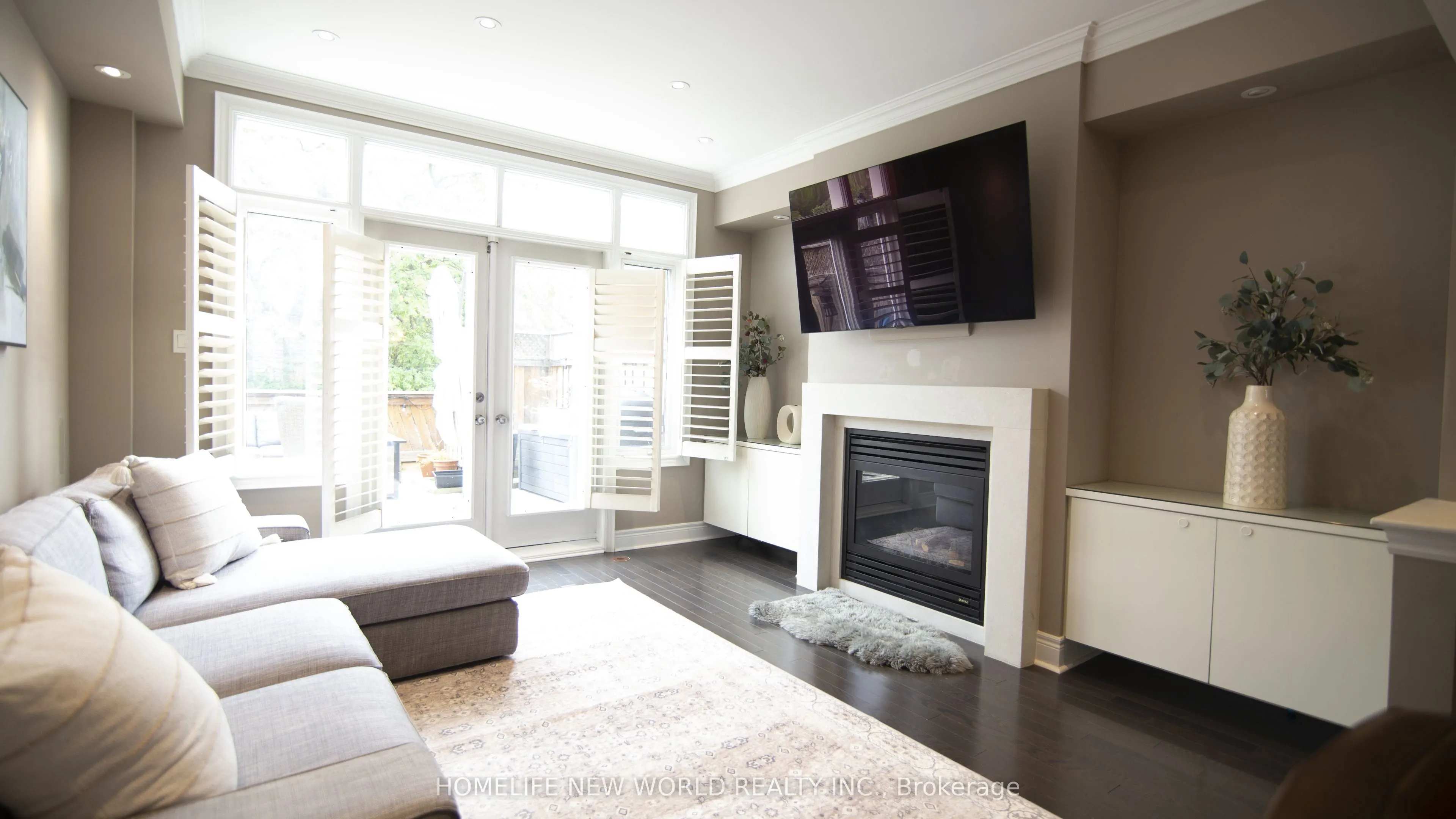 585A Oxford Street