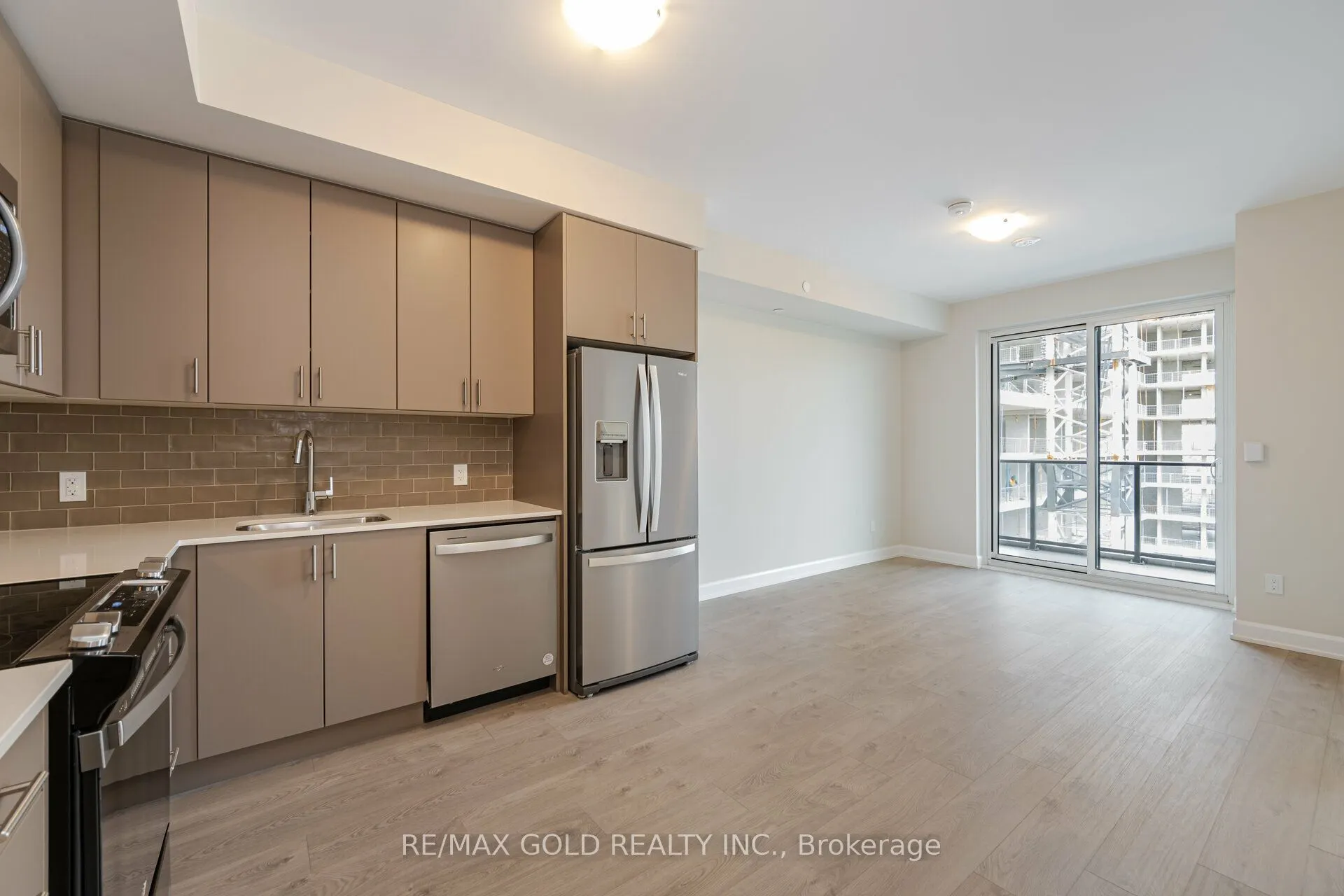 3220 William Coltson Avenue #817