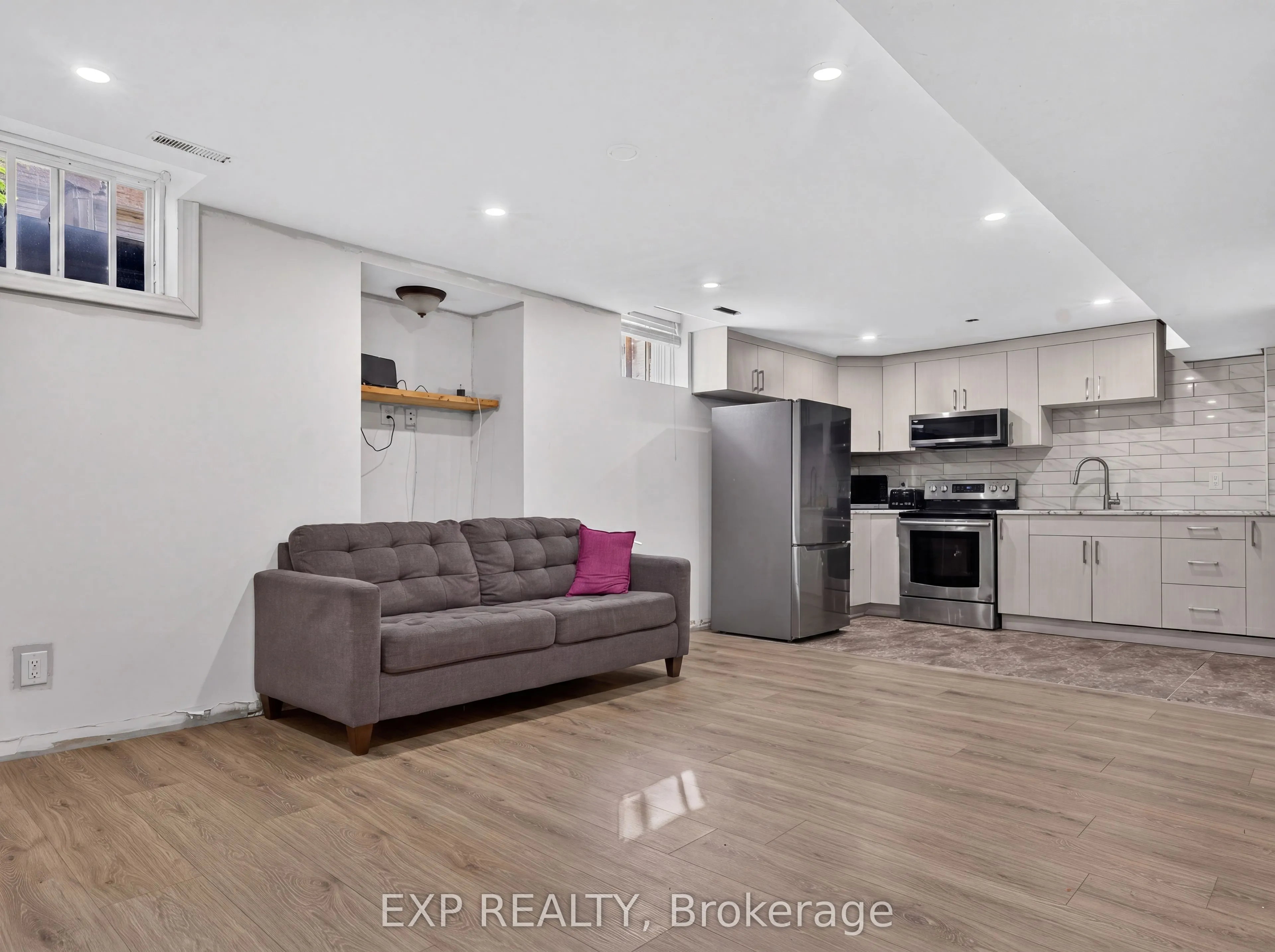 664 Dolby Crescent