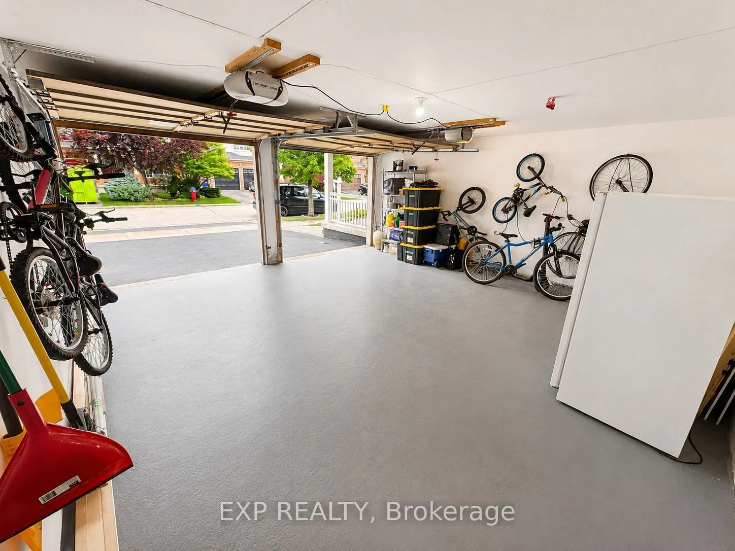664 Dolby Crescent