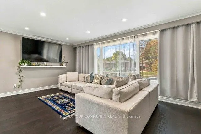 2 Munhall Road
