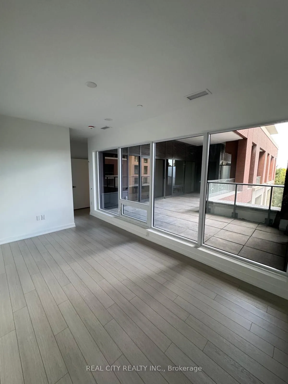 4010 Eglinton Avenue #406
