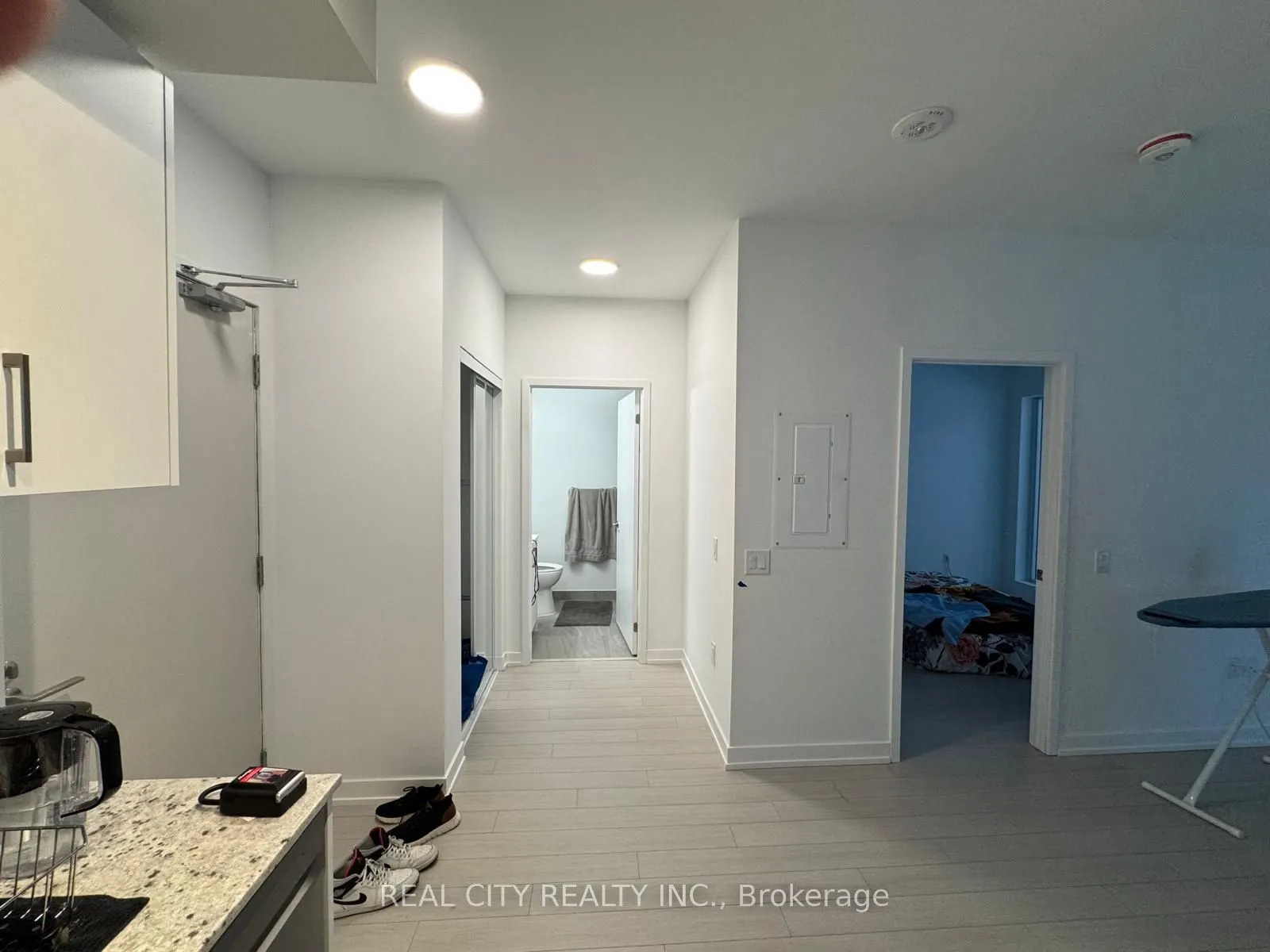 4010 Eglinton Avenue #406