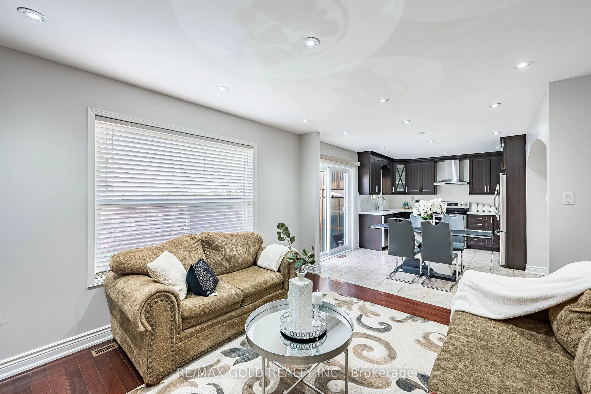 21 Edenvalley Road
