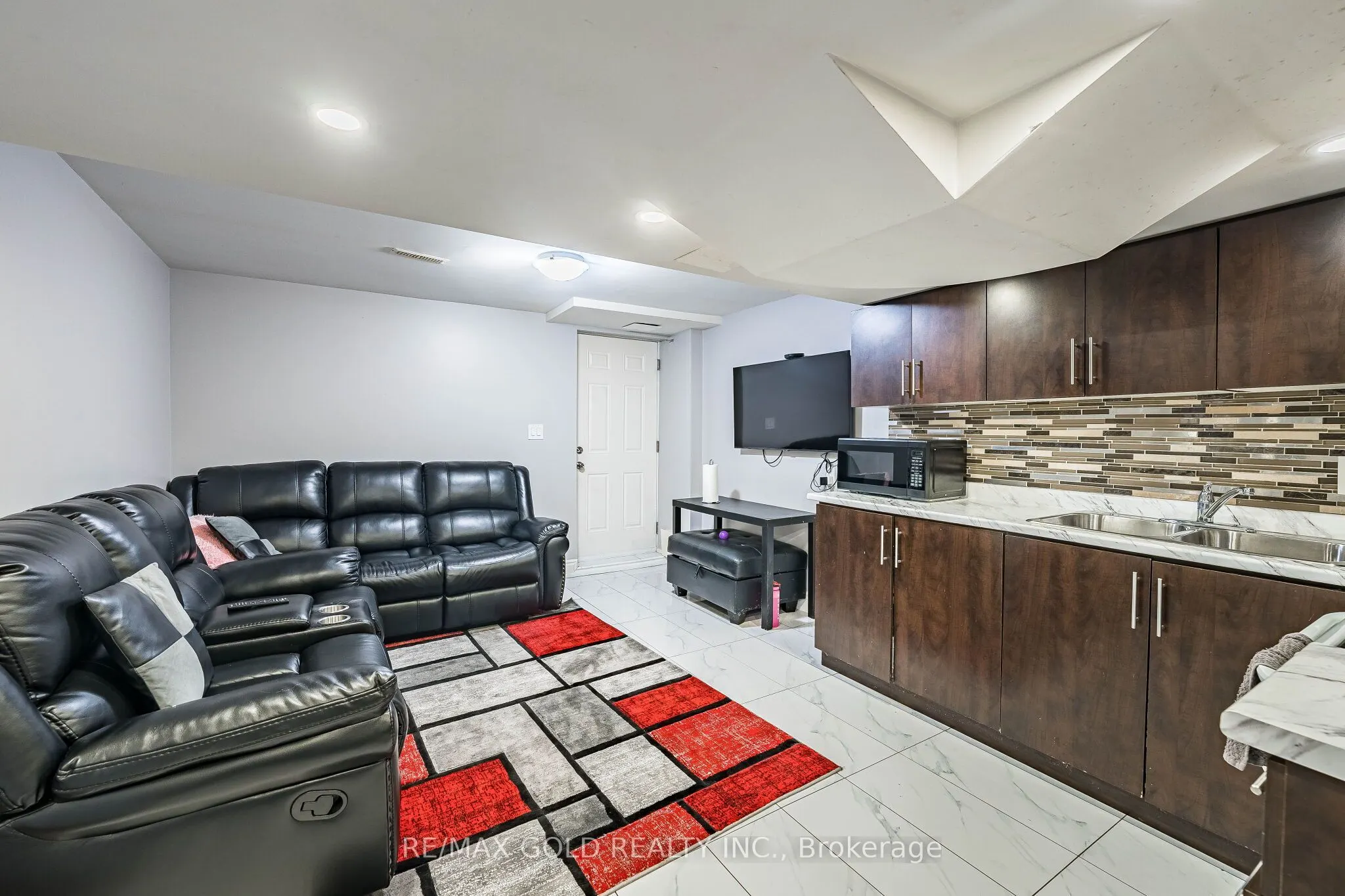 21 Edenvalley Road