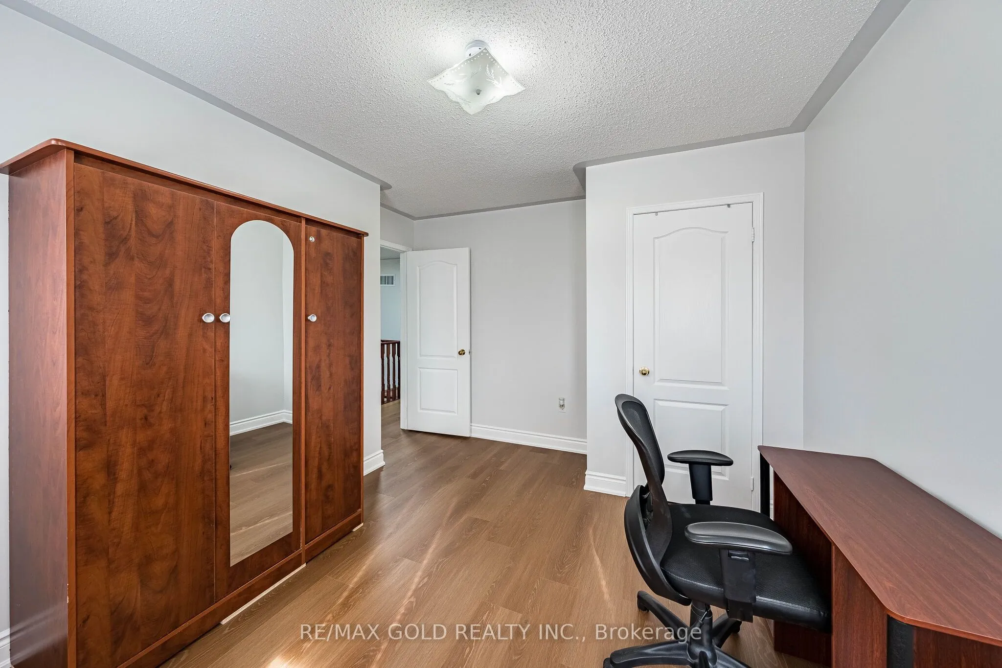21 Edenvalley Road