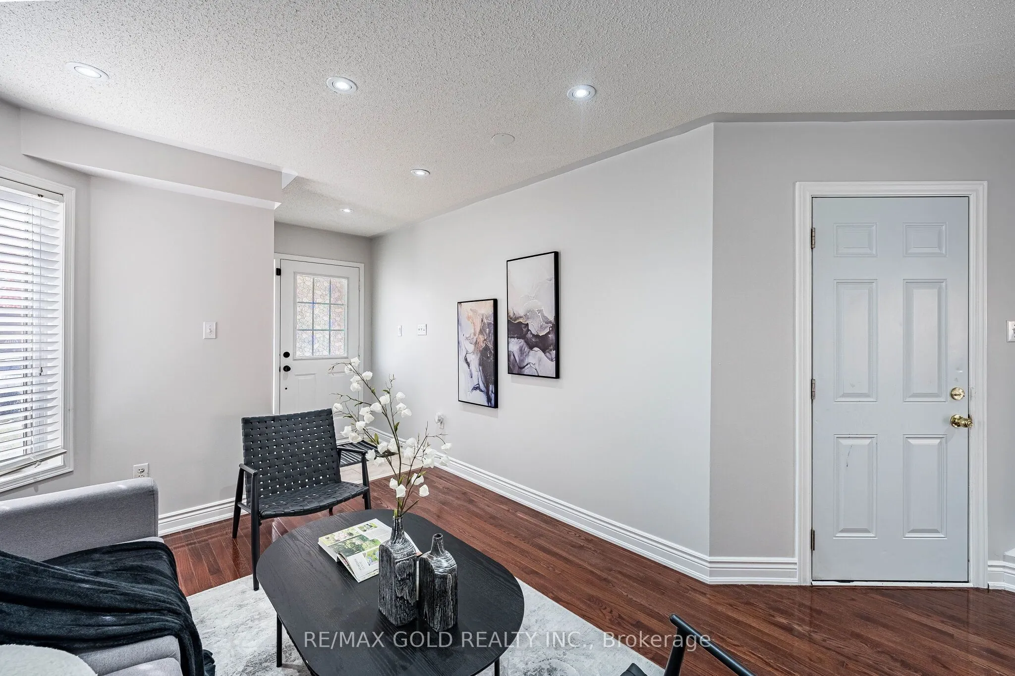 21 Edenvalley Road