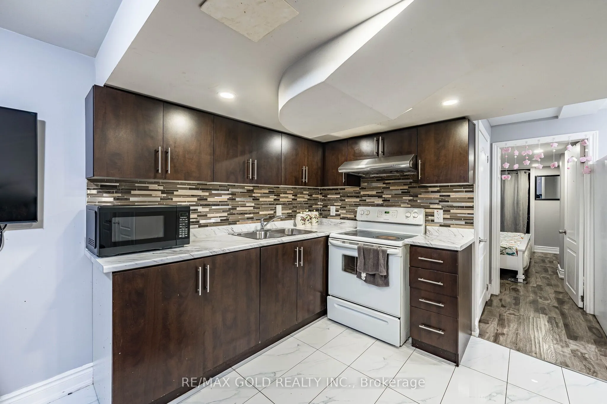 21 Edenvalley Road