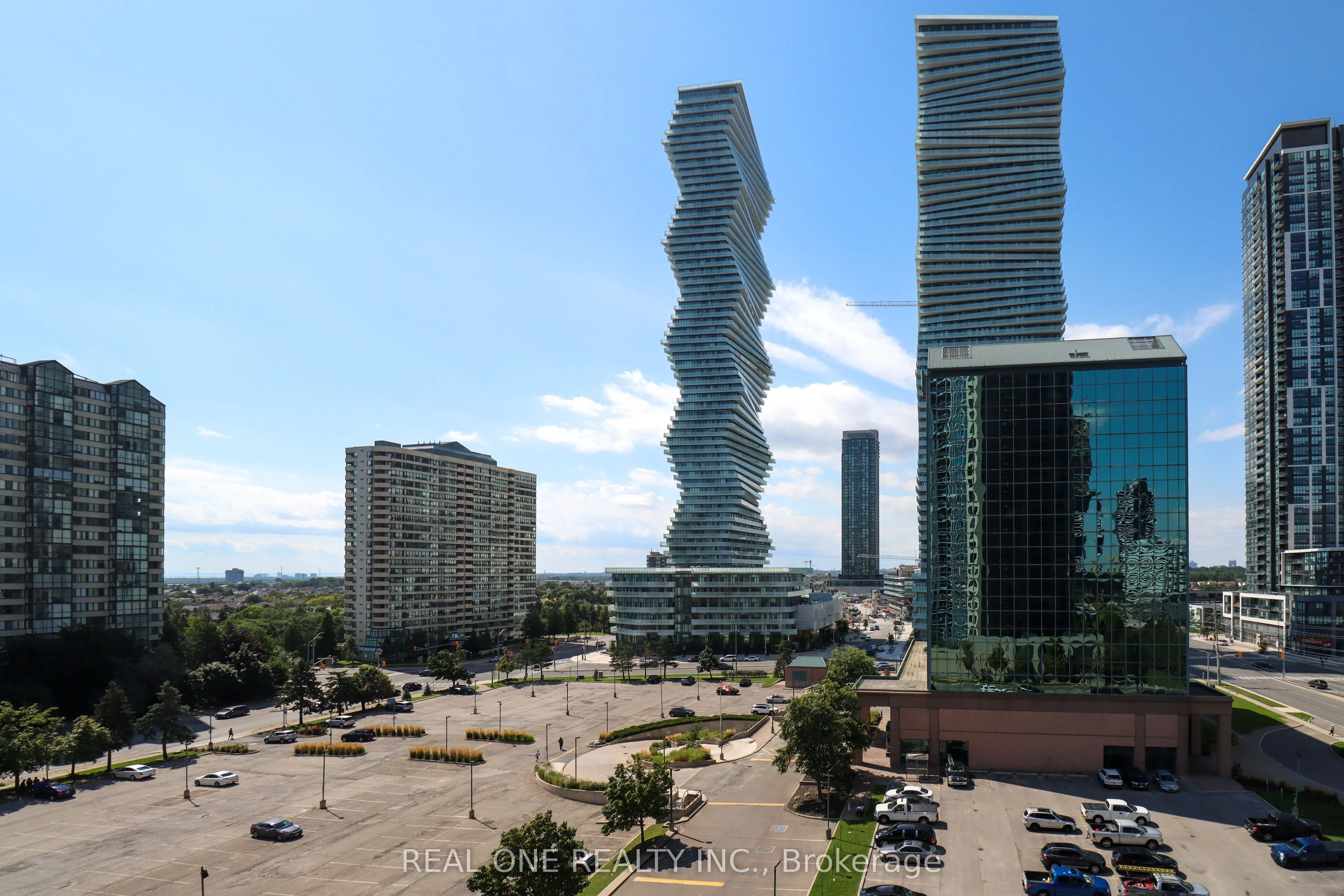 330 Burnhamthorpe Road W #801