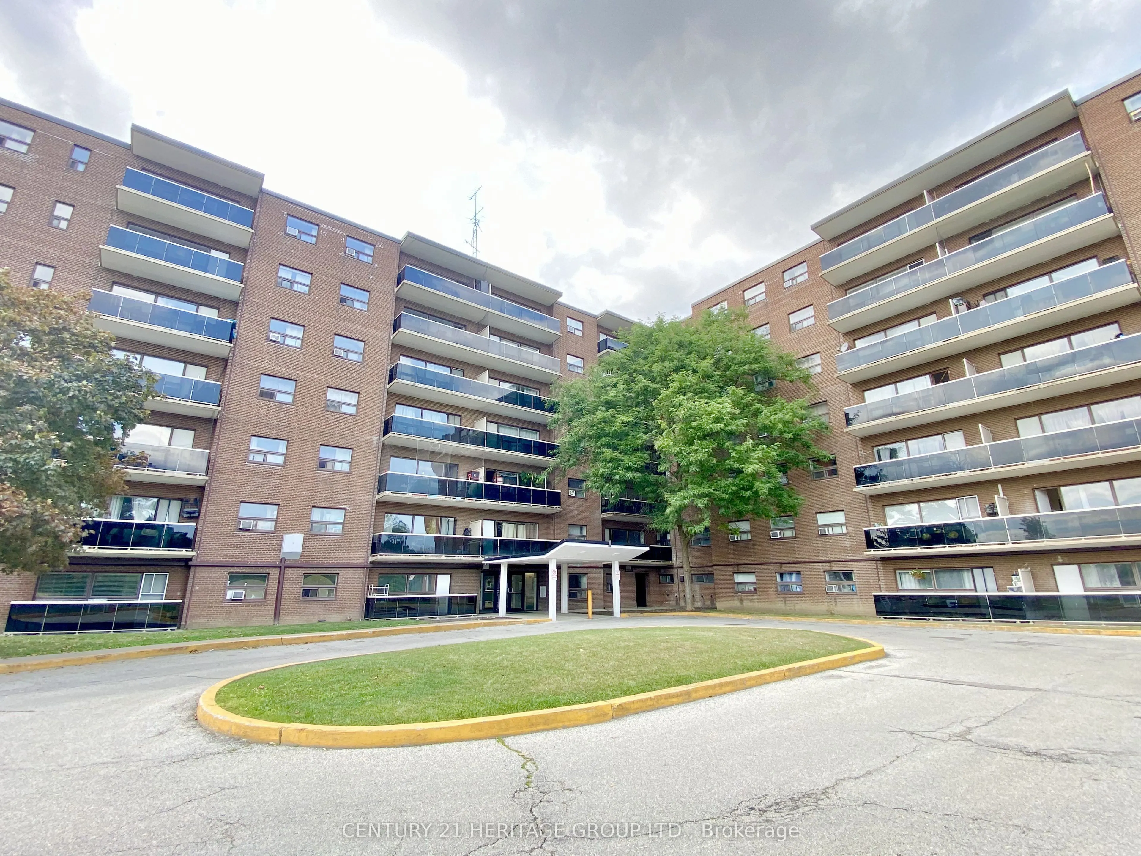 10 Garfella Drive #121