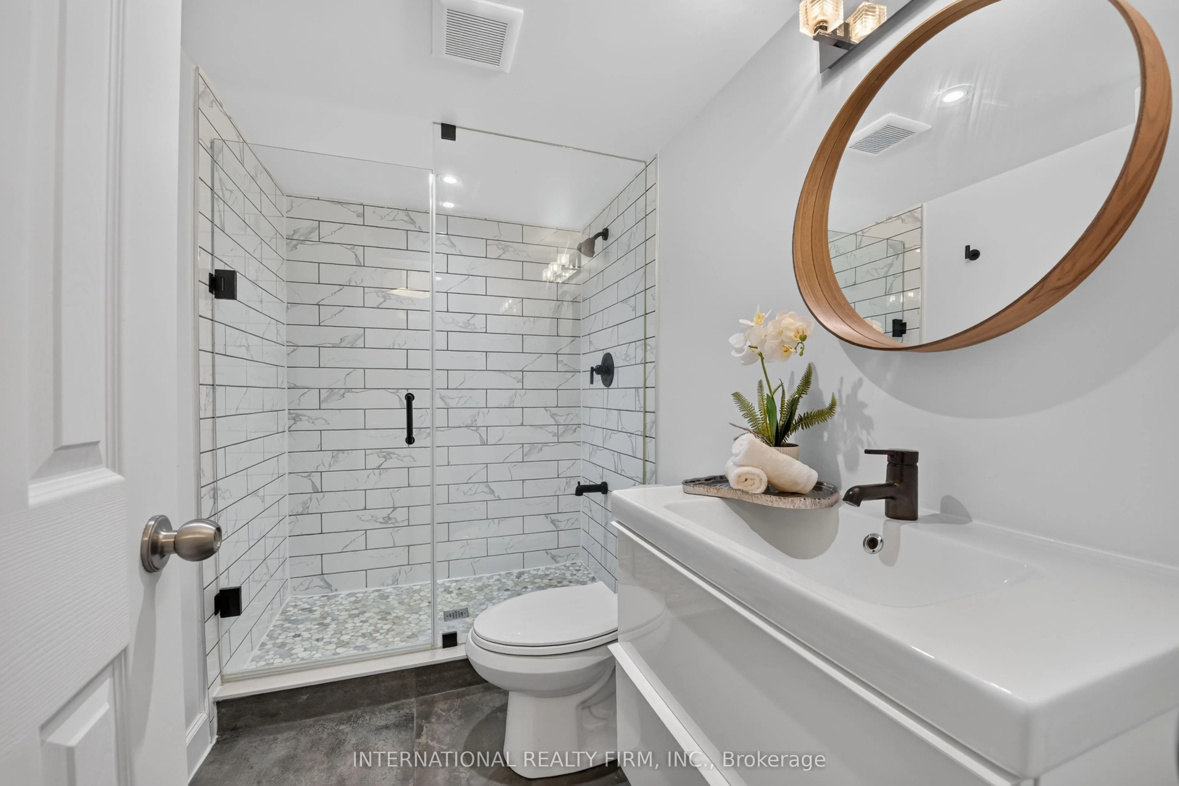 6855 Glen Erin Drive #15