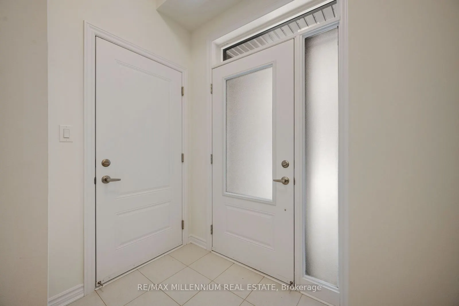 10 Thornbird Crescent #Main