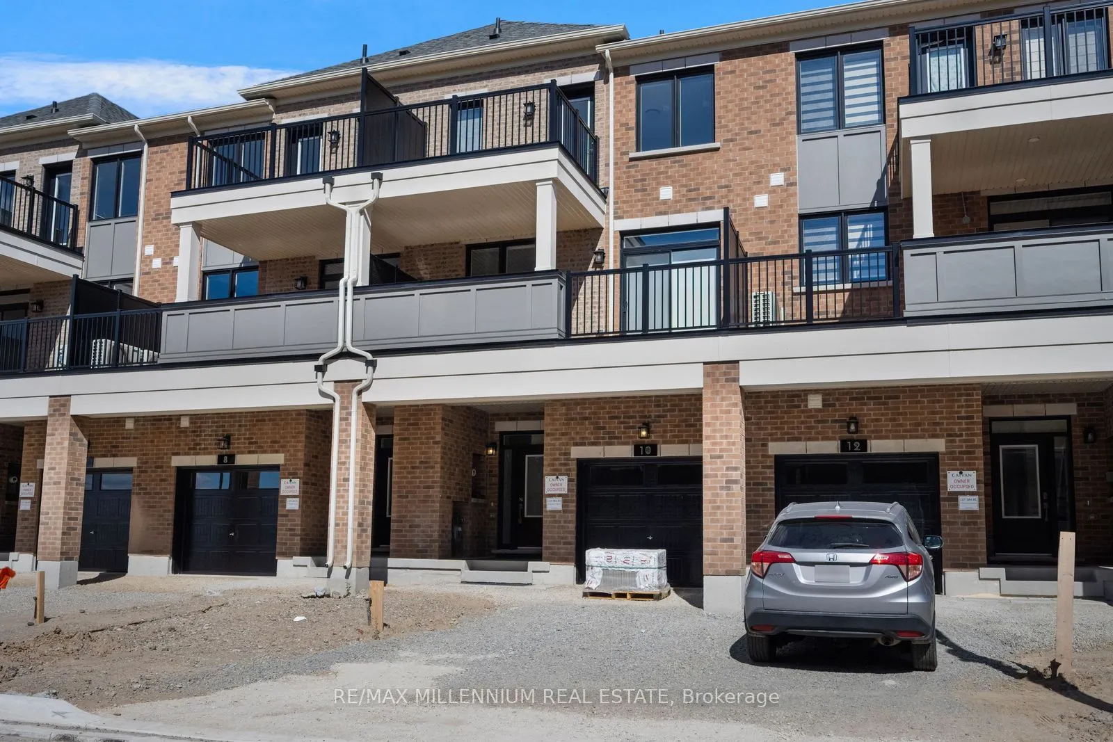 10 Thornbird Crescent #Main