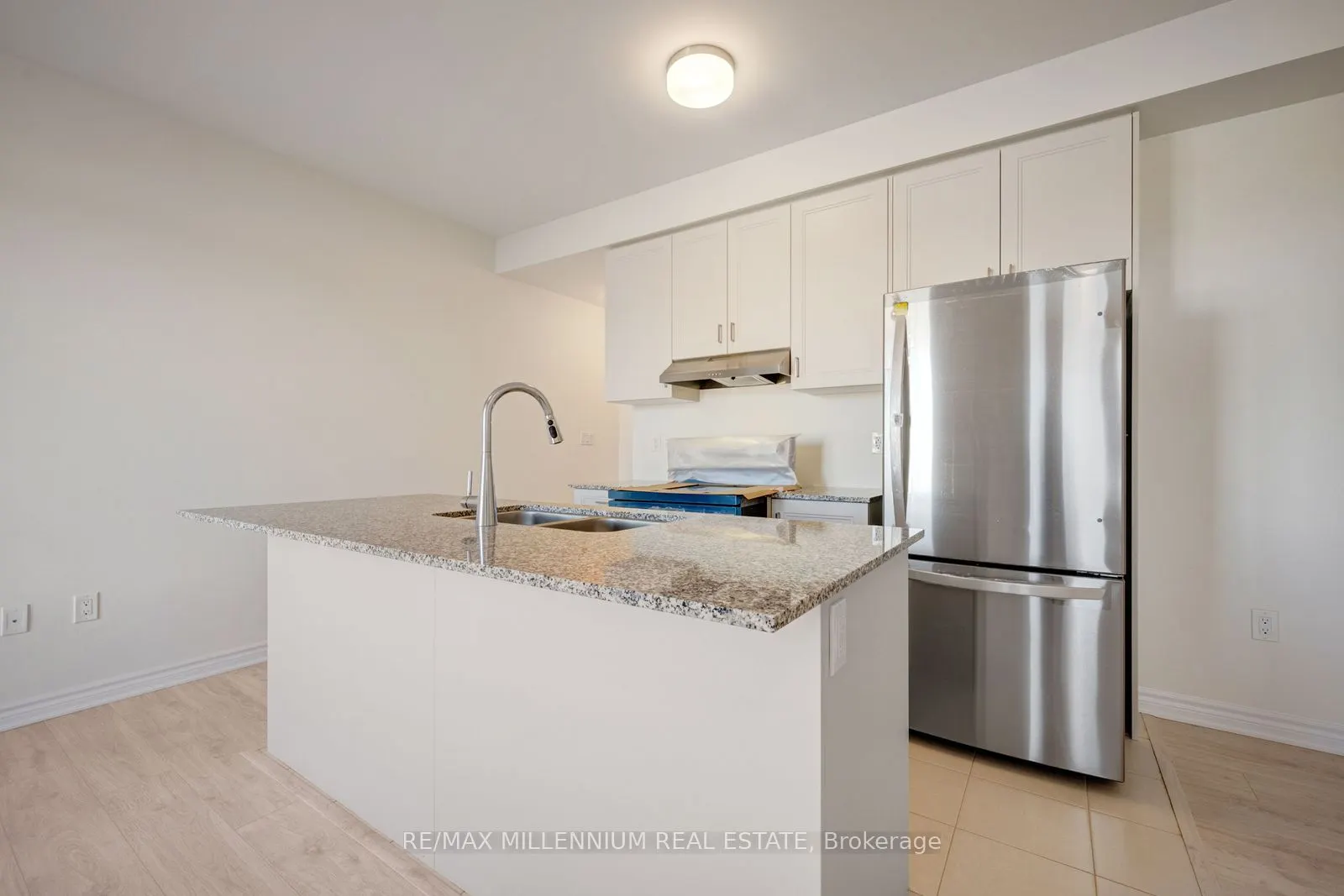 10 Thornbird Crescent #Main
