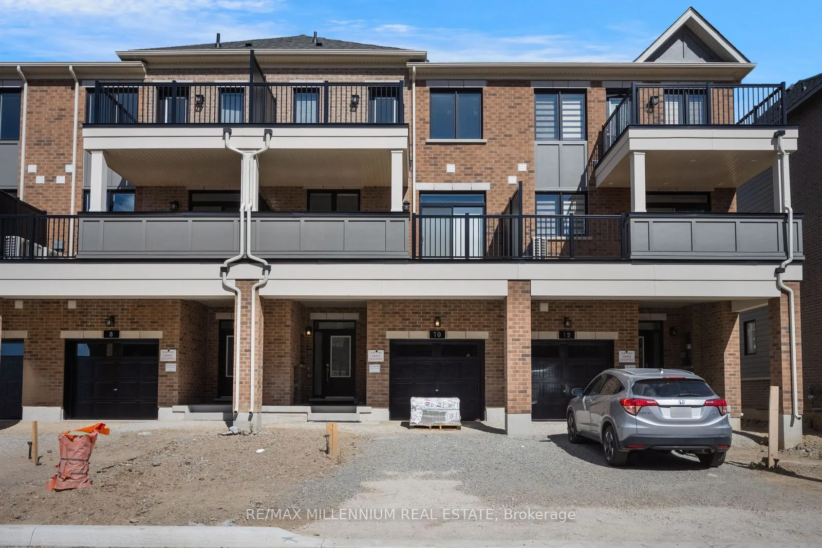 10 Thornbird Crescent #Main