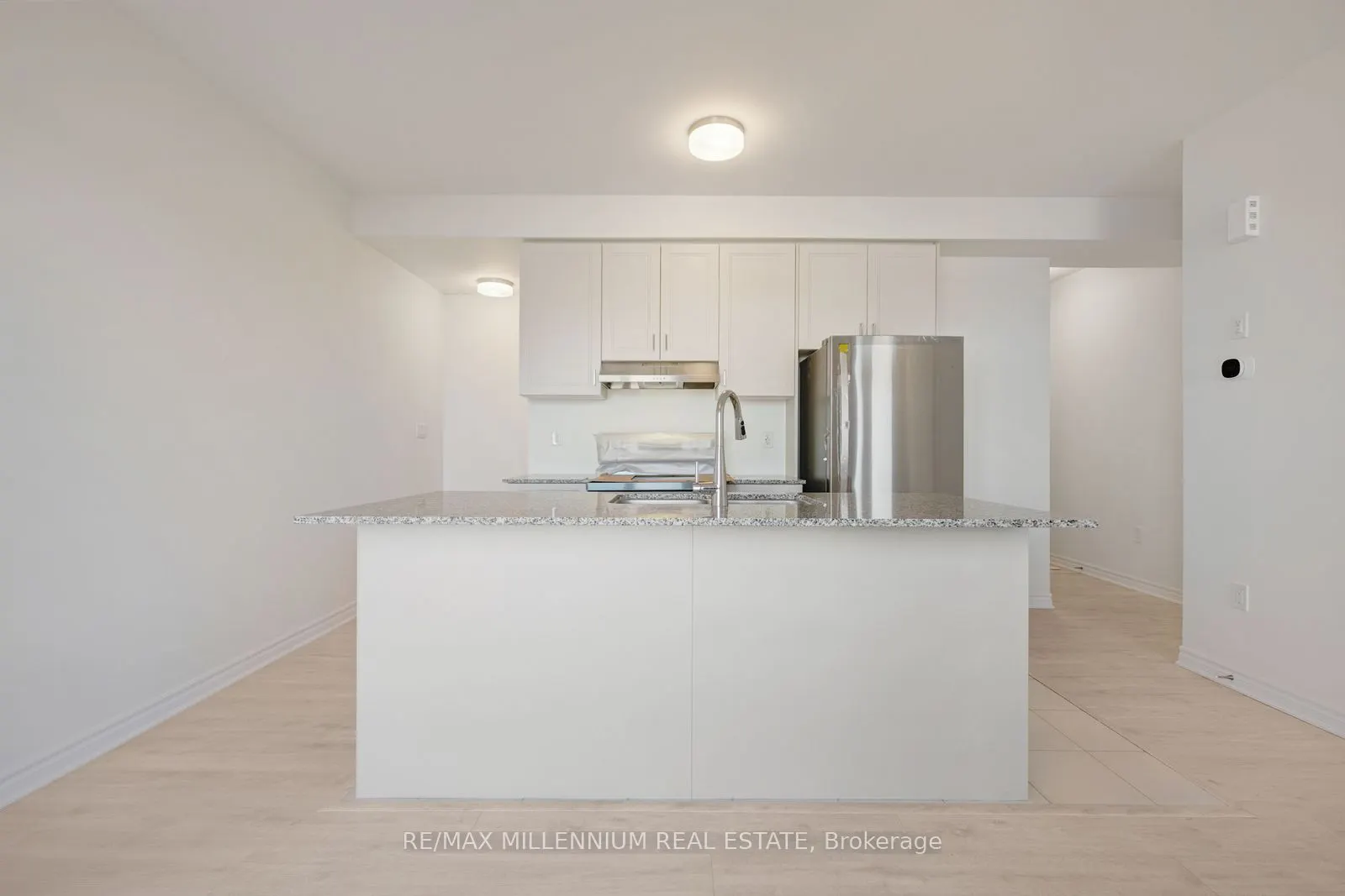 10 Thornbird Crescent #Main