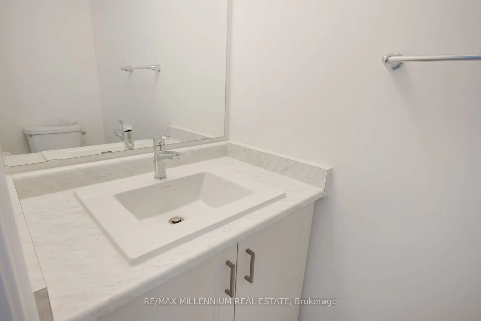 10 Thornbird Crescent #Main