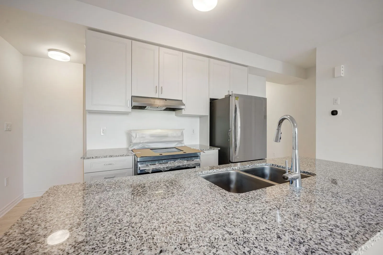 10 Thornbird Crescent #Main
