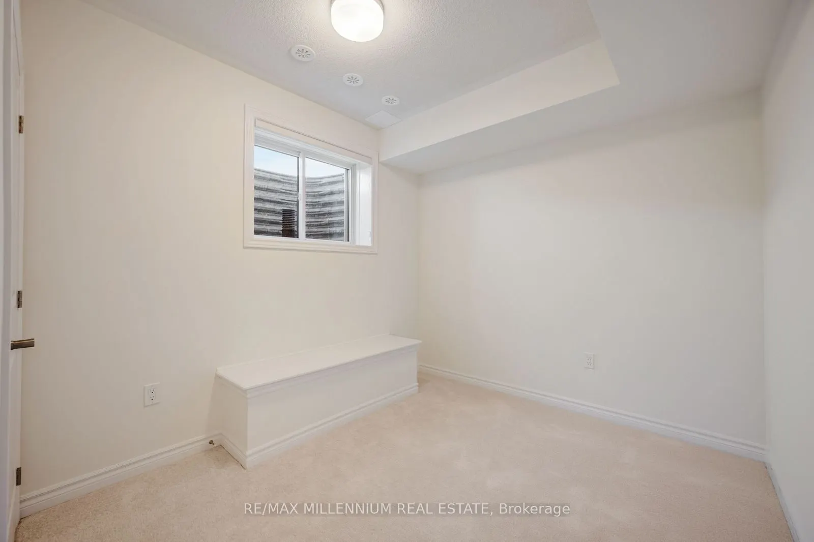 10 Thornbird Crescent #Main