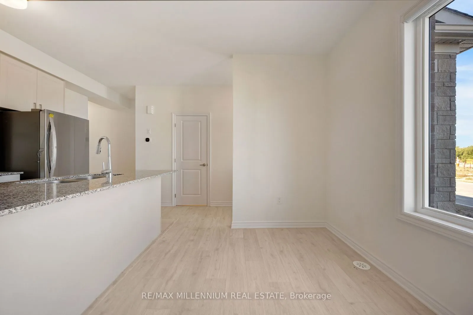 10 Thornbird Crescent #Main